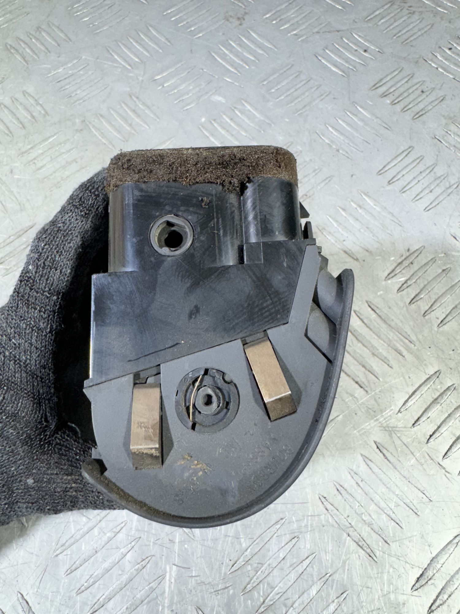 https://ycs.partsauto.market/partsauto-images/thmbs/userImages/7493bedda53ffbba18042670cc6fed05/part/54e12d15-48d4-413d-8258-6c640d8592ca_1718187263005.jpg