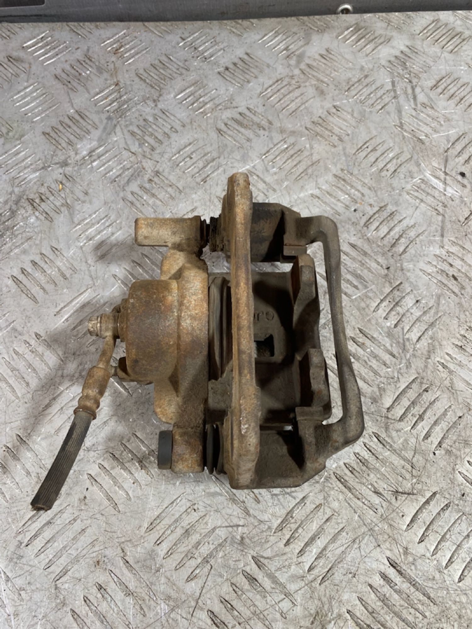 https://ycs.partsauto.market/partsauto-images/thmbs/userImages/7493bedda53ffbba18042670cc6fed05/part/5572b77d-7b66-46e7-8737-a5ea62078b5d_1720448084551.jpg