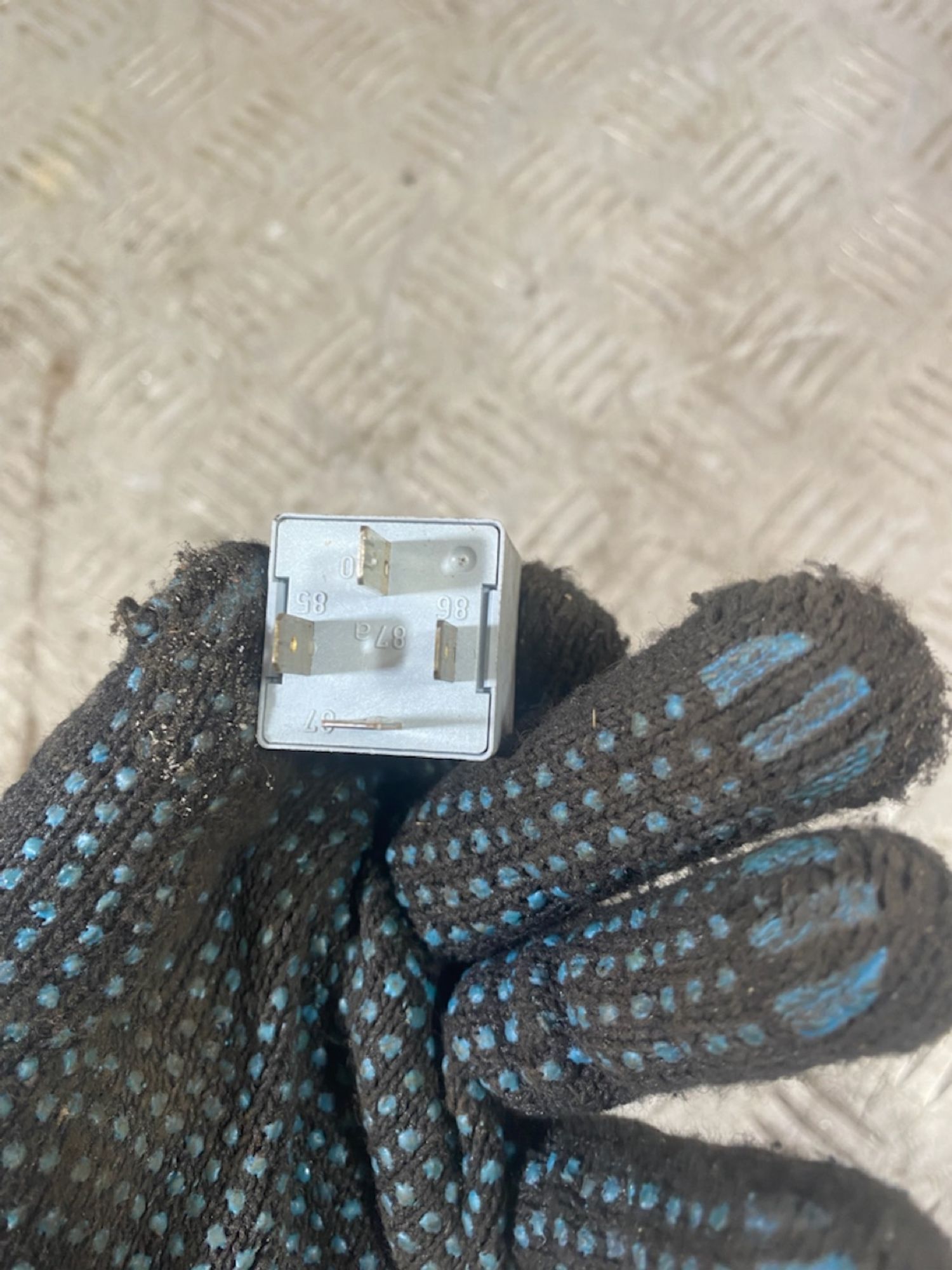 https://ycs.partsauto.market/partsauto-images/thmbs/userImages/7493bedda53ffbba18042670cc6fed05/part/557a9036-7f39-4355-855b-30375cc4b24e_1721405652150.jpg