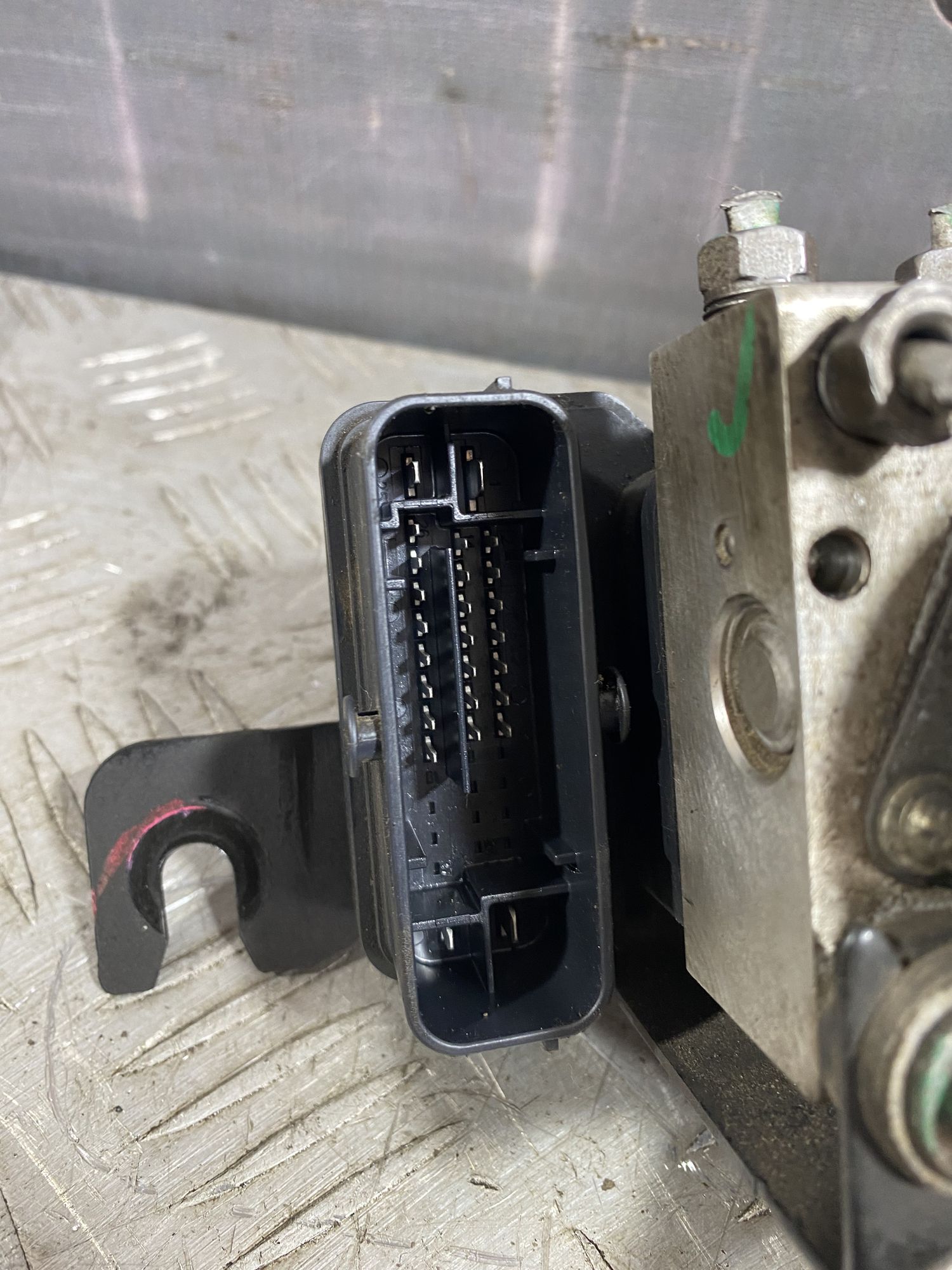 https://ycs.partsauto.market/partsauto-images/thmbs/userImages/7493bedda53ffbba18042670cc6fed05/part/55ff7c32-31f7-470a-80f3-2ddb9b281e32_1718716619865.jpg