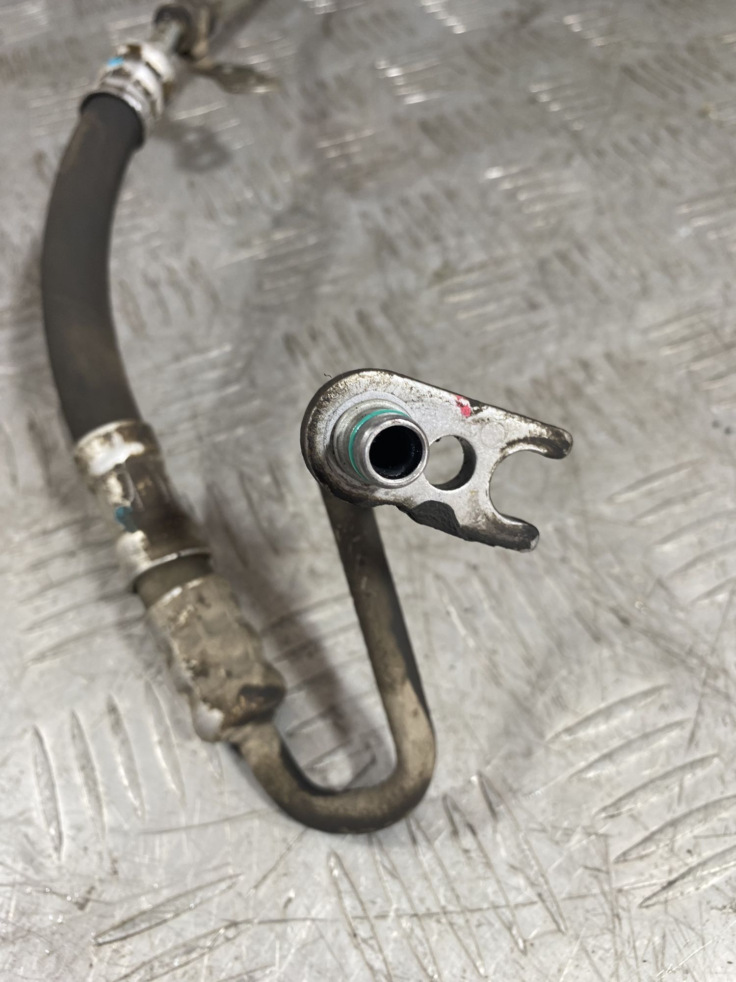 https://ycs.partsauto.market/partsauto-images/thmbs/userImages/7493bedda53ffbba18042670cc6fed05/part/560e3b8d-a22c-4fad-9f8e-1fb40b1248c0_1718886280369.jpg