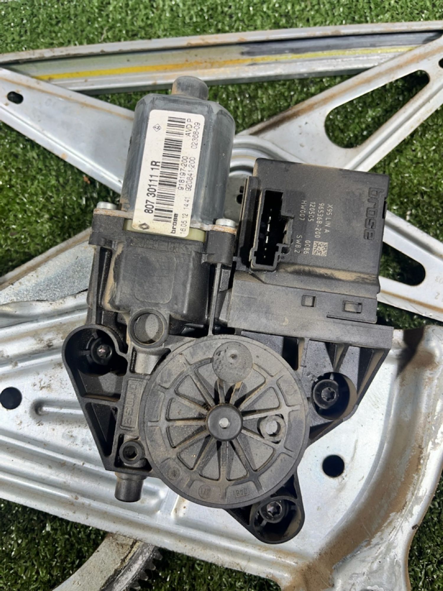 https://ycs.partsauto.market/partsauto-images/thmbs/userImages/7493bedda53ffbba18042670cc6fed05/part/5693ae96-ece1-4f35-97ec-0e10af6bb459_1733320538717.jpg