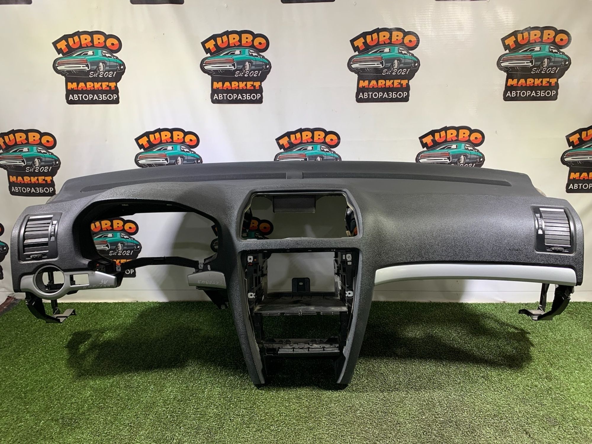 https://ycs.partsauto.market/partsauto-images/thmbs/userImages/7493bedda53ffbba18042670cc6fed05/part/570b4a5d-1646-4a5d-a479-06a3563c710f_1738068428625.jpg