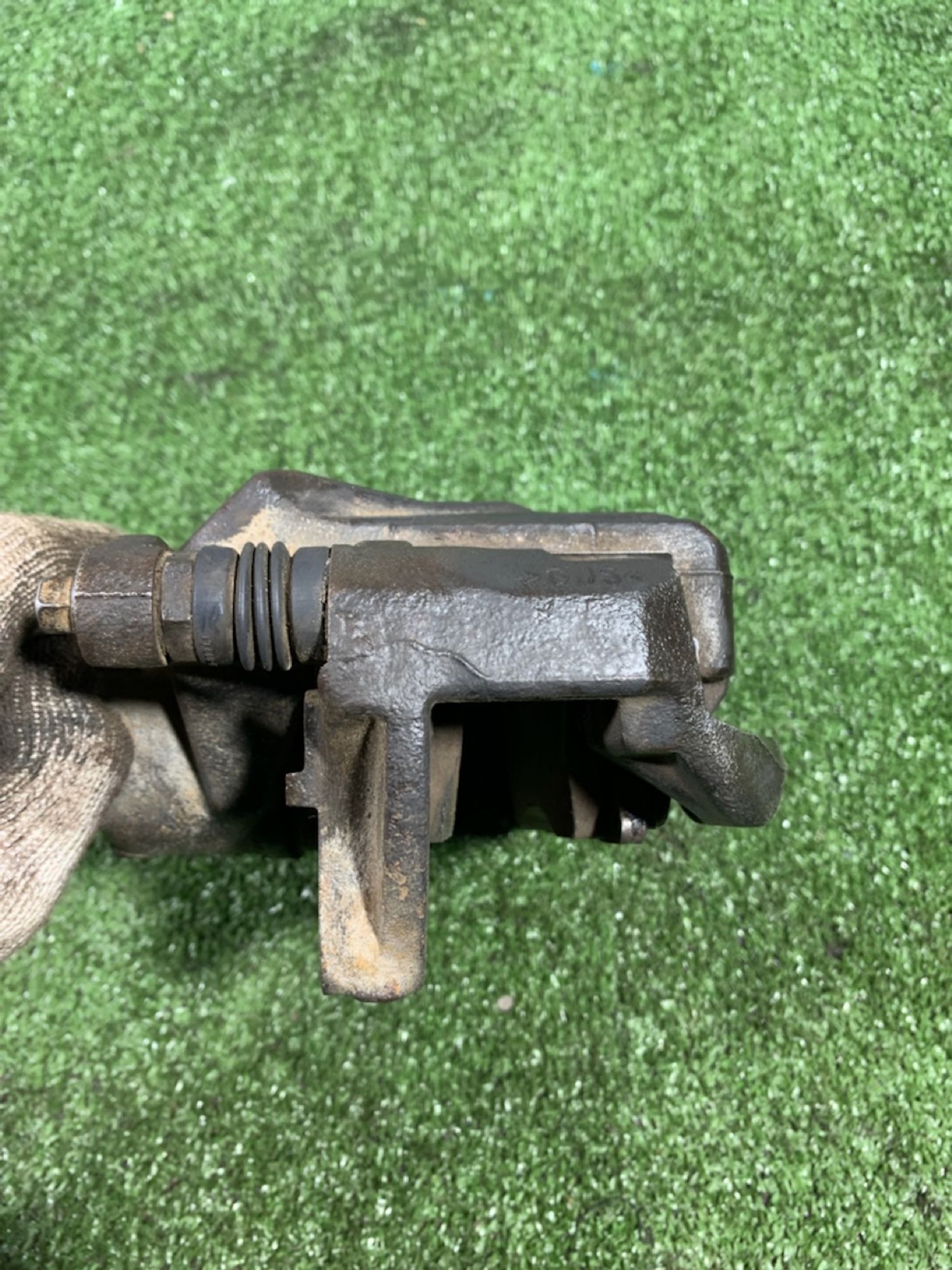 https://ycs.partsauto.market/partsauto-images/thmbs/userImages/7493bedda53ffbba18042670cc6fed05/part/5781cc5c-7846-441f-96e9-9df4403df881_1732657224350.jpg
