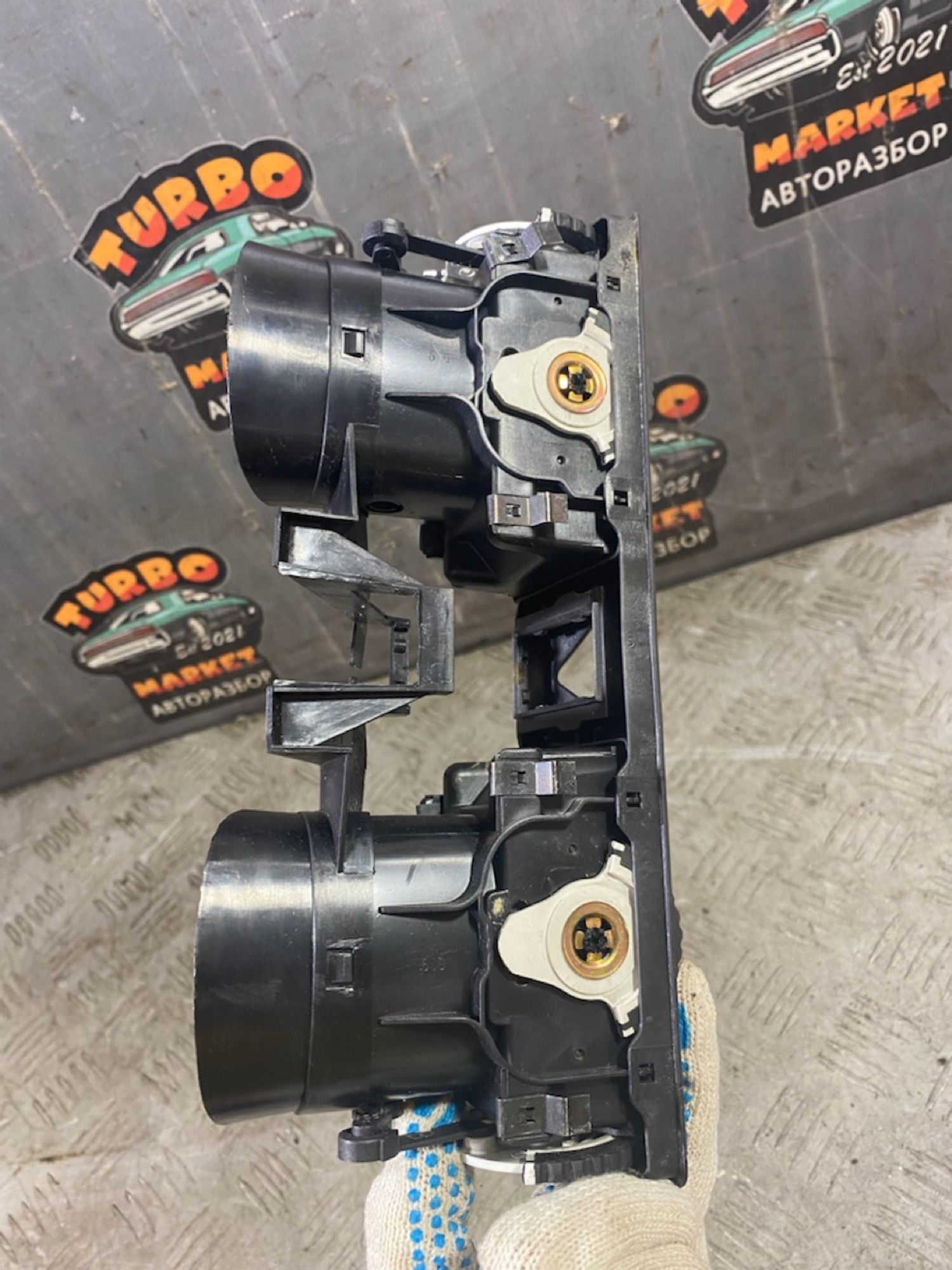 https://ycs.partsauto.market/partsauto-images/thmbs/userImages/7493bedda53ffbba18042670cc6fed05/part/59644d3e-835f-4db4-bc31-a0a8a7ec0a1f_1726223913799.jpg