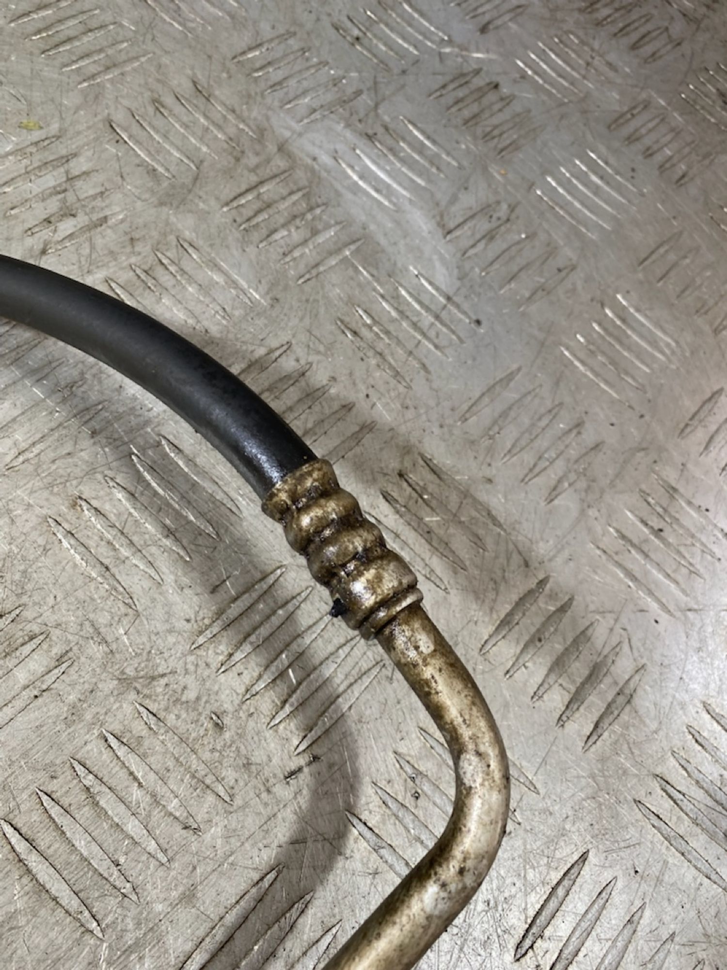 https://ycs.partsauto.market/partsauto-images/thmbs/userImages/7493bedda53ffbba18042670cc6fed05/part/597ca0c5-60e9-493b-9ae6-f4d65b14db78_1725544949847.jpg