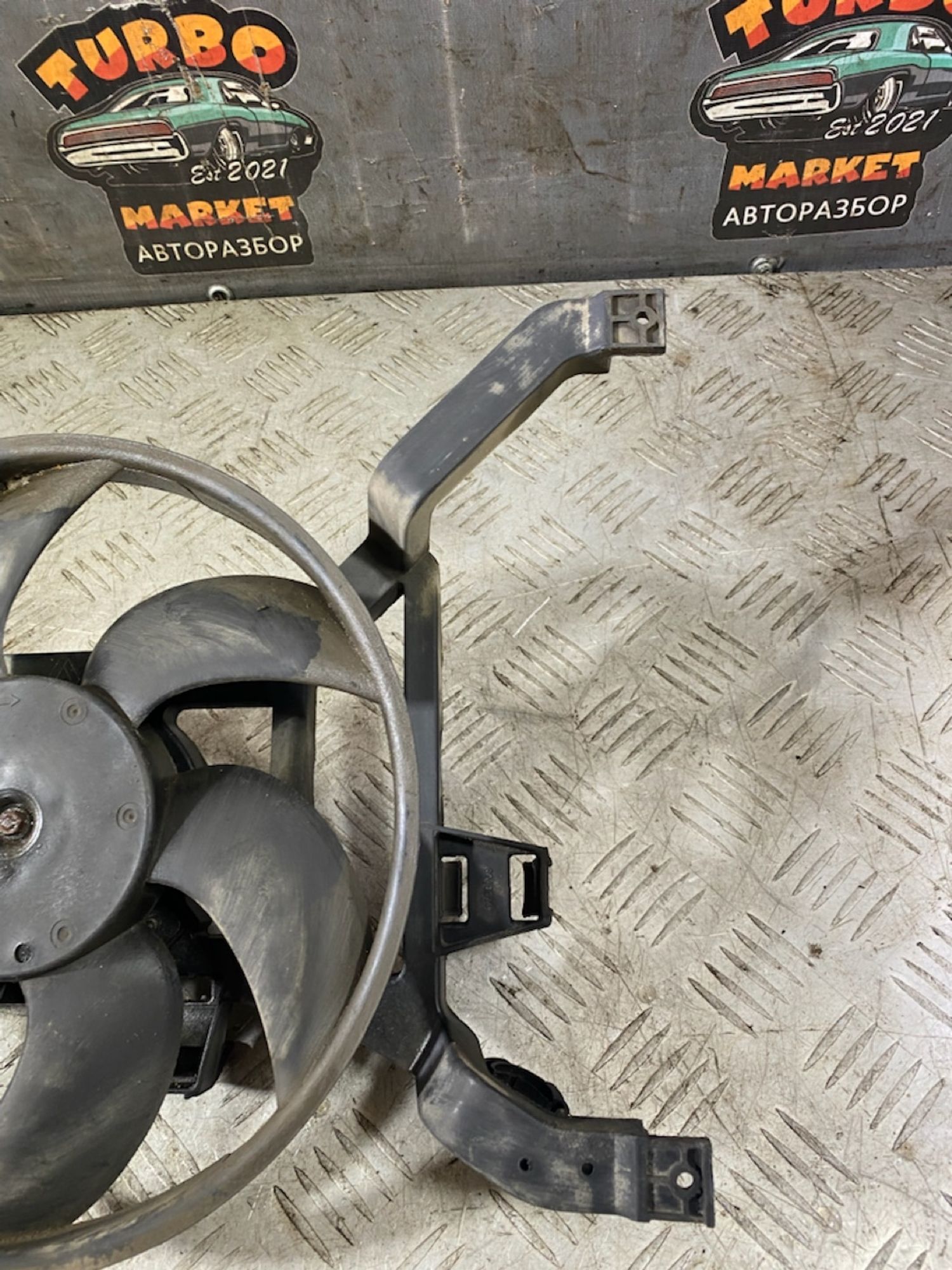 https://ycs.partsauto.market/partsauto-images/thmbs/userImages/7493bedda53ffbba18042670cc6fed05/part/5a0ffe02-a9bb-48c1-b545-160a86c1cfcb_1723633421547.jpg
