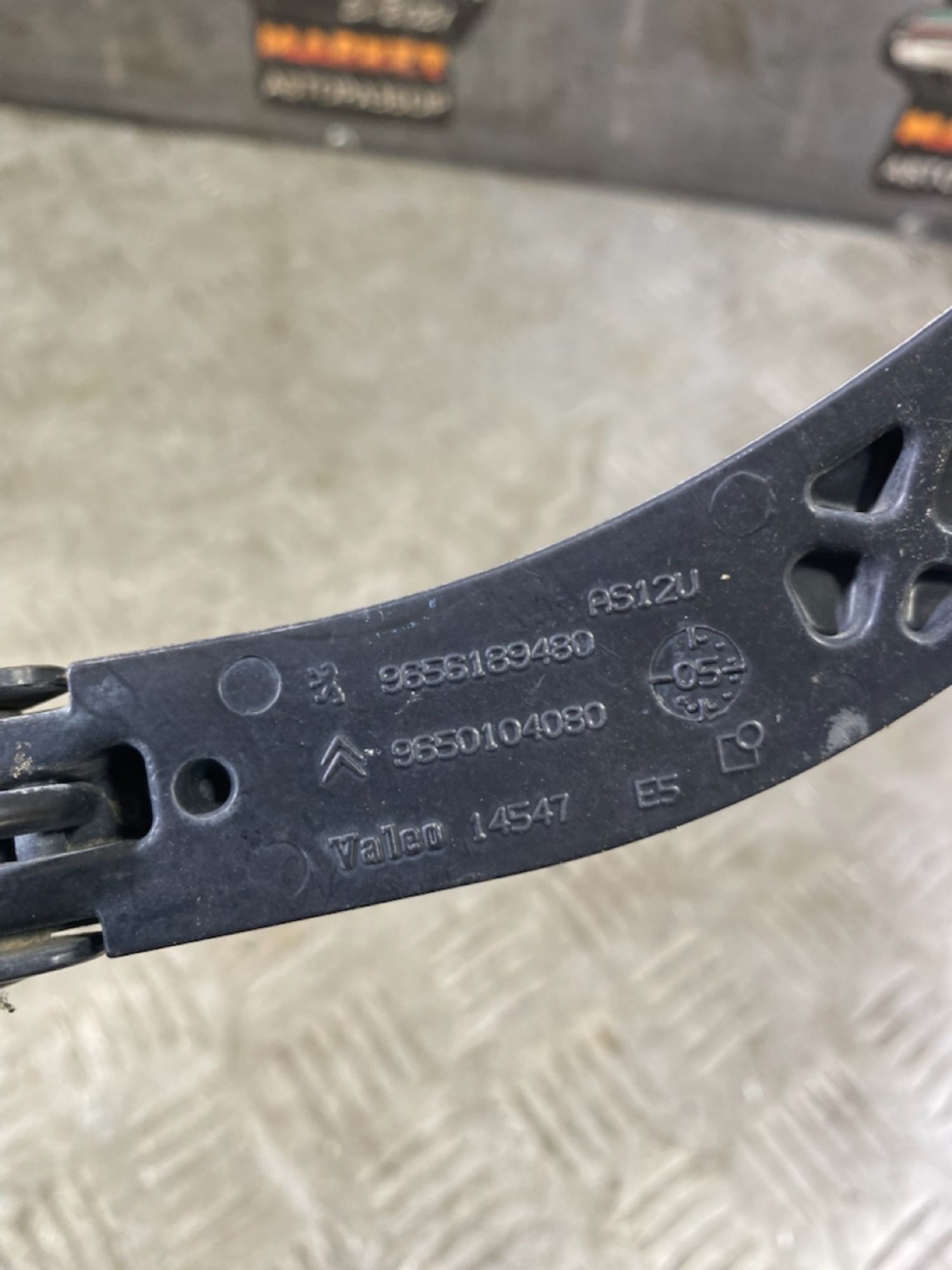 https://ycs.partsauto.market/partsauto-images/thmbs/userImages/7493bedda53ffbba18042670cc6fed05/part/5a837934-6d6c-4f2d-af6f-078ed3cb51cd_1723124636326.jpg