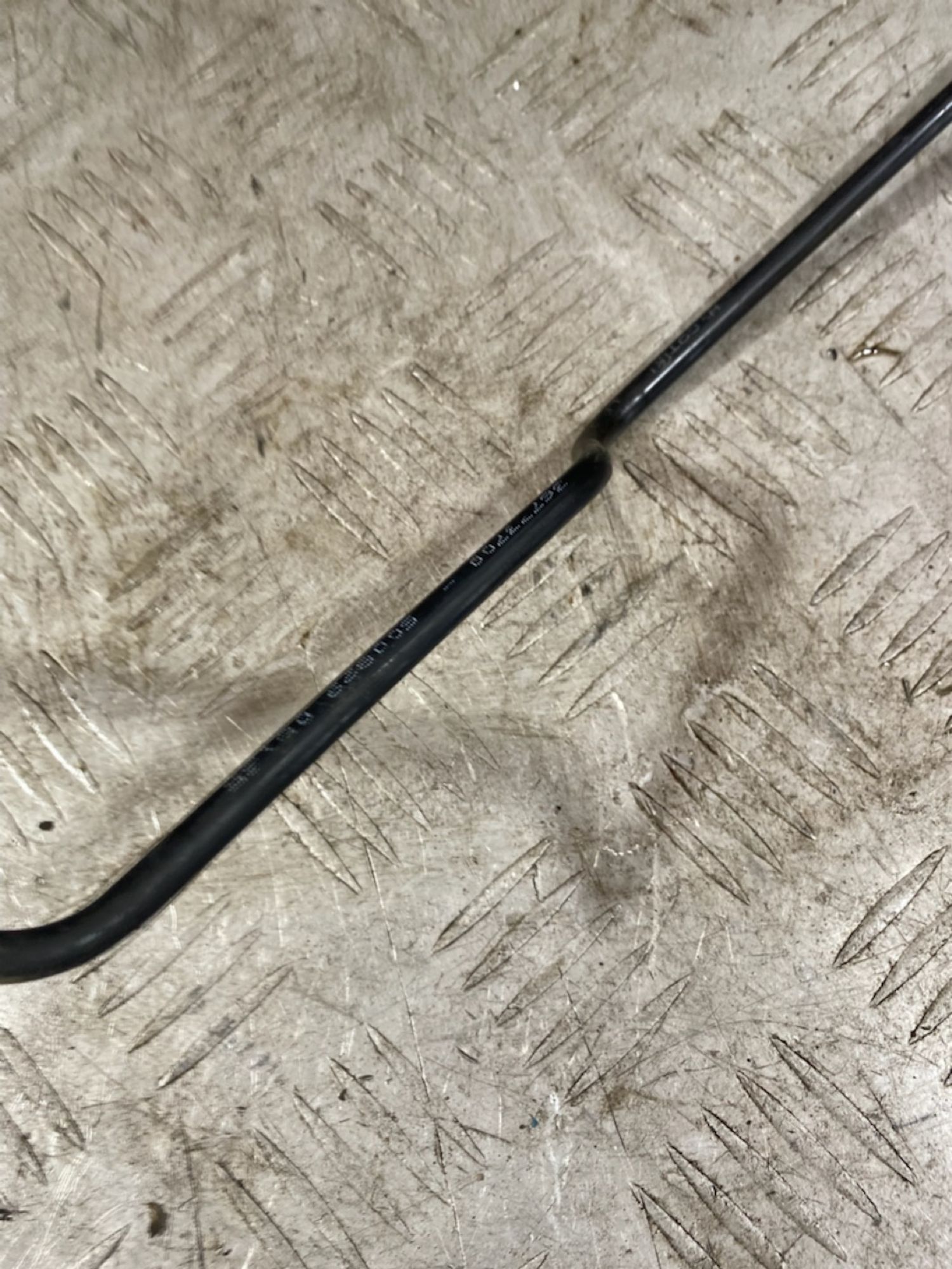 https://ycs.partsauto.market/partsauto-images/thmbs/userImages/7493bedda53ffbba18042670cc6fed05/part/5b82799d-9a30-49b6-a7e4-ea543c2171a5_1725458889991.jpg