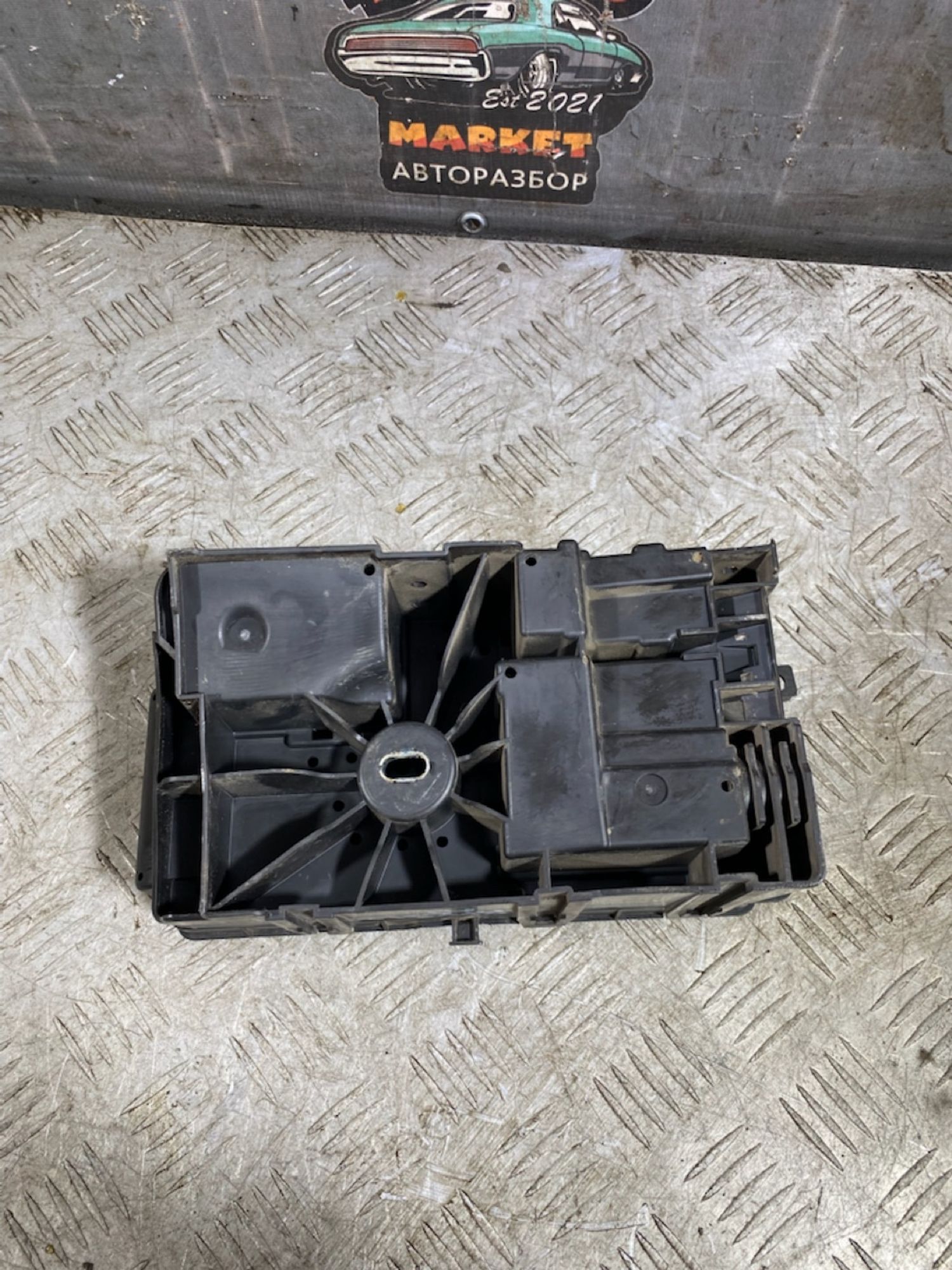 https://ycs.partsauto.market/partsauto-images/thmbs/userImages/7493bedda53ffbba18042670cc6fed05/part/5b893ce8-3b9b-4a7b-a432-42b006d9e673_1728563244246.jpg