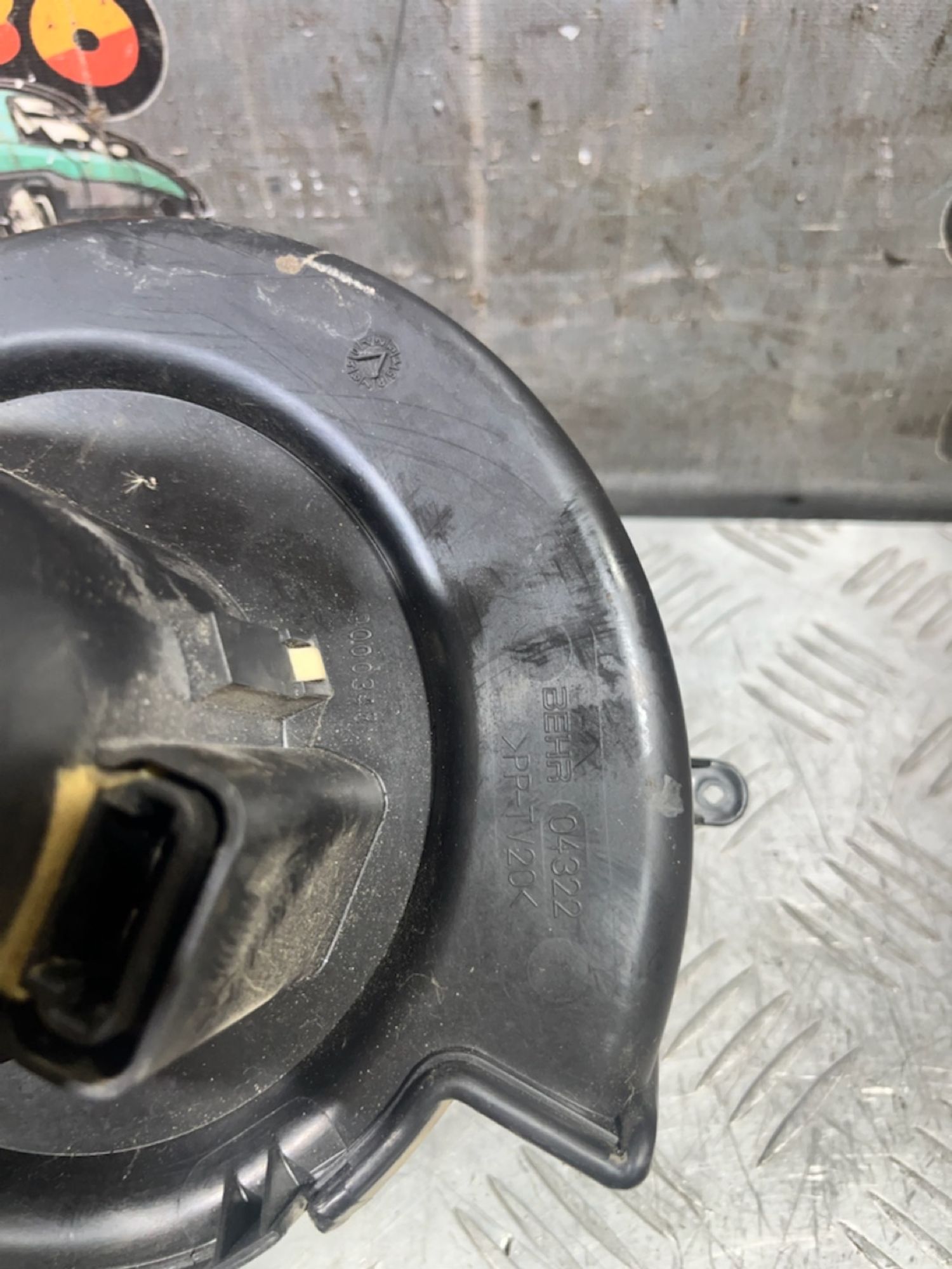 https://ycs.partsauto.market/partsauto-images/thmbs/userImages/7493bedda53ffbba18042670cc6fed05/part/5c022410-1367-4267-89f4-79de50c1602d_1729773343767.jpg
