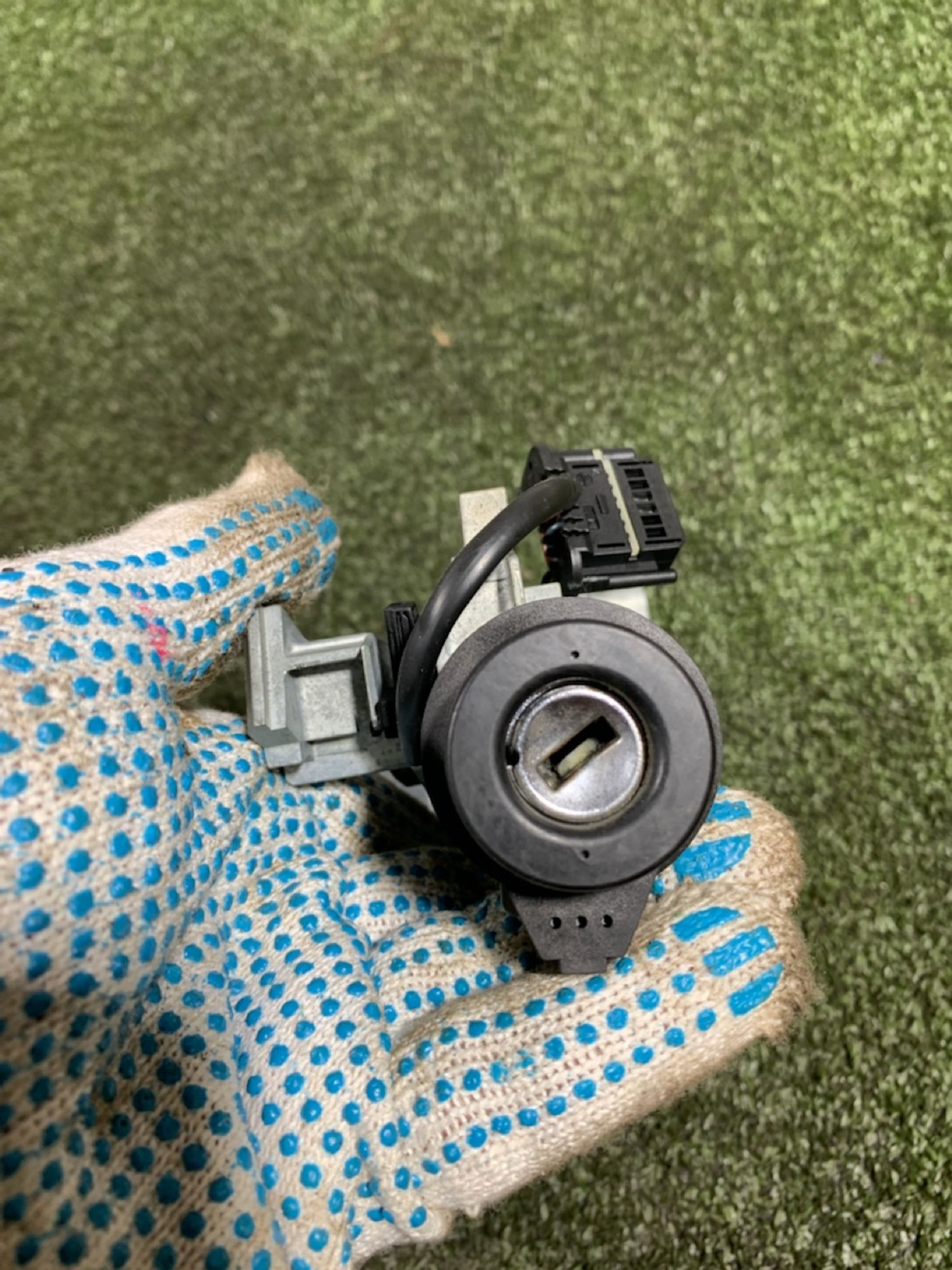 https://ycs.partsauto.market/partsauto-images/thmbs/userImages/7493bedda53ffbba18042670cc6fed05/part/5c5bdca6-fb66-41e5-b9bd-e1ed49d3a393_1738144085118.jpg
