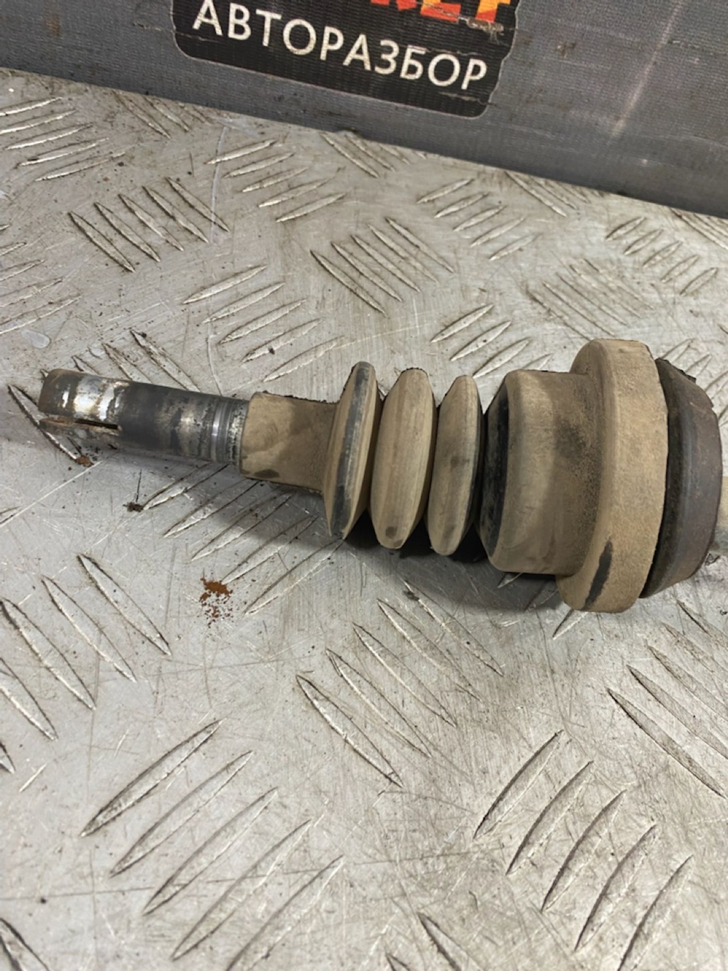 https://ycs.partsauto.market/partsauto-images/thmbs/userImages/7493bedda53ffbba18042670cc6fed05/part/5d5997e7-4ba7-4806-952a-82332760c97d_1721658683346.jpg