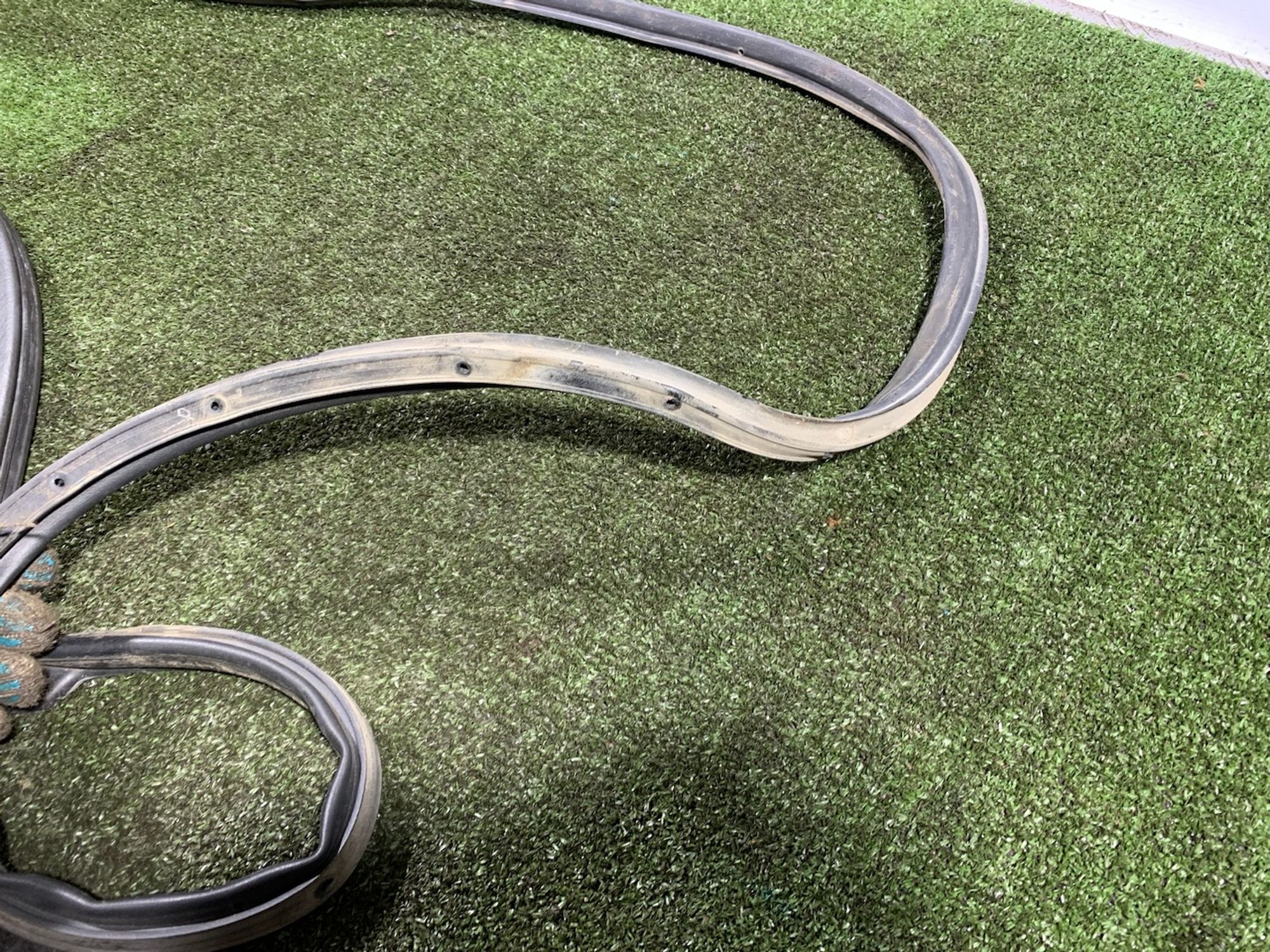 https://ycs.partsauto.market/partsauto-images/thmbs/userImages/7493bedda53ffbba18042670cc6fed05/part/5ef1ec47-2b61-4db1-81a6-3f28728cd67c_1732183403234.jpg
