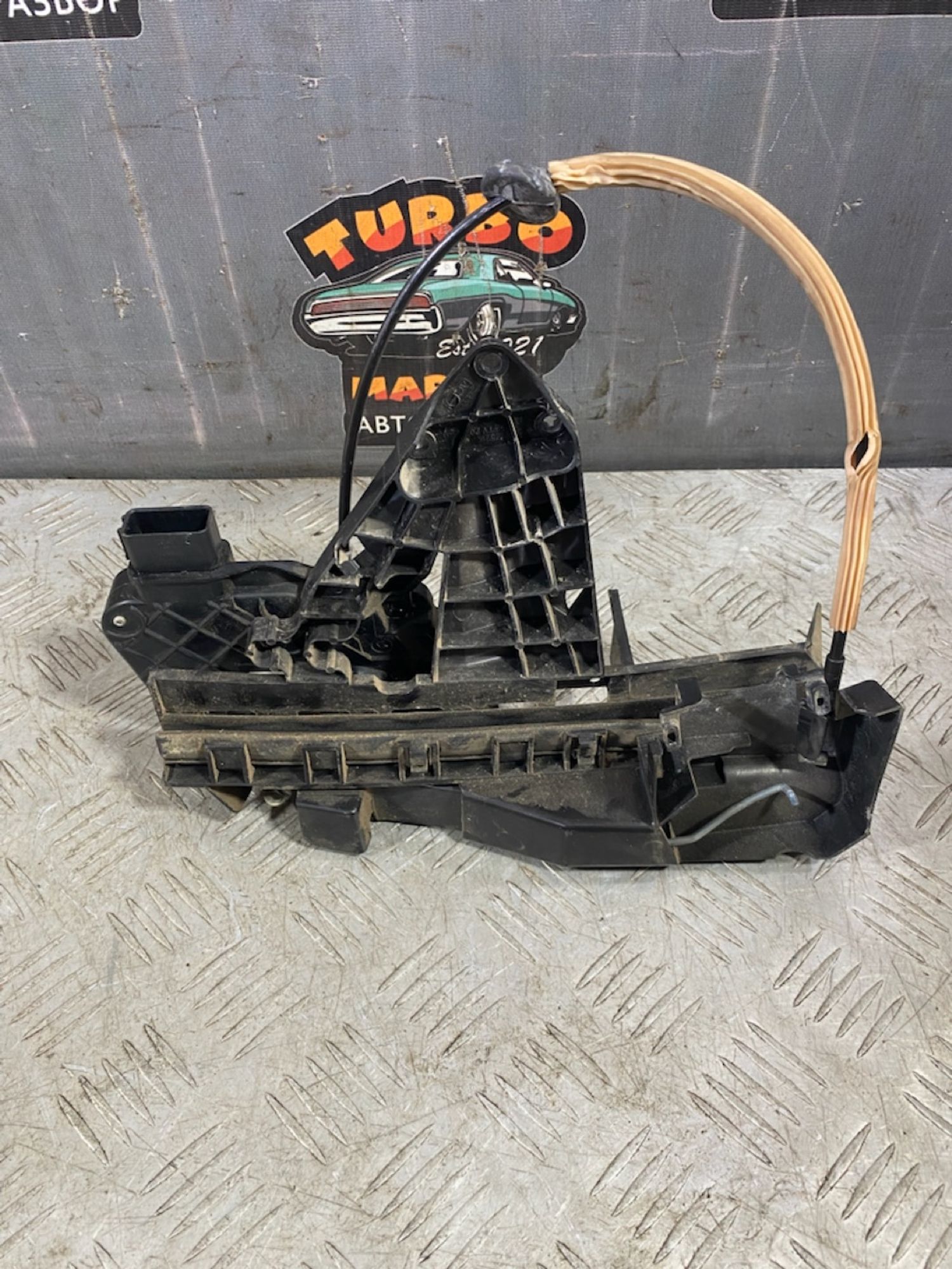 https://ycs.partsauto.market/partsauto-images/thmbs/userImages/7493bedda53ffbba18042670cc6fed05/part/5f6a5a14-70b6-4e42-8ee6-9e93e7ae6c99_1721136241014.jpg