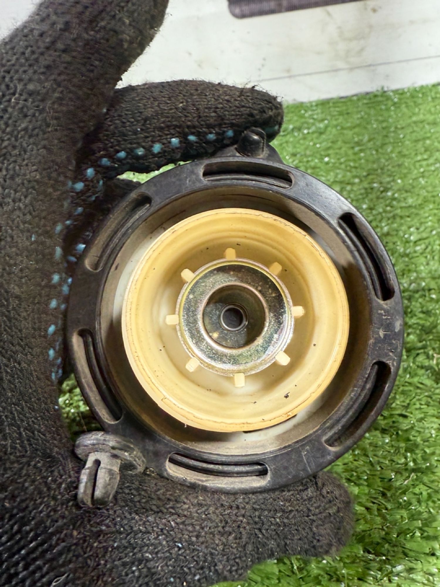 https://ycs.partsauto.market/partsauto-images/thmbs/userImages/7493bedda53ffbba18042670cc6fed05/part/60422007-8cf4-427d-b943-a73928fcd845_1740139414721.jpg