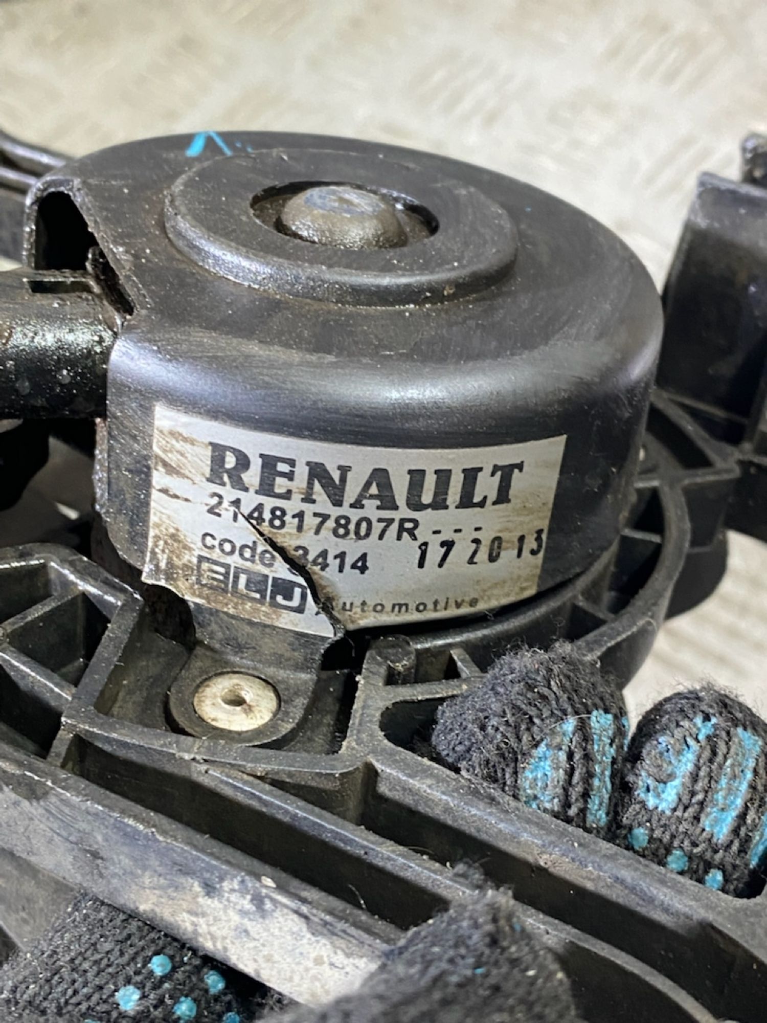 https://ycs.partsauto.market/partsauto-images/thmbs/userImages/7493bedda53ffbba18042670cc6fed05/part/615798cf-38cb-451f-999e-f5d060a544ed_1723633431731.jpg