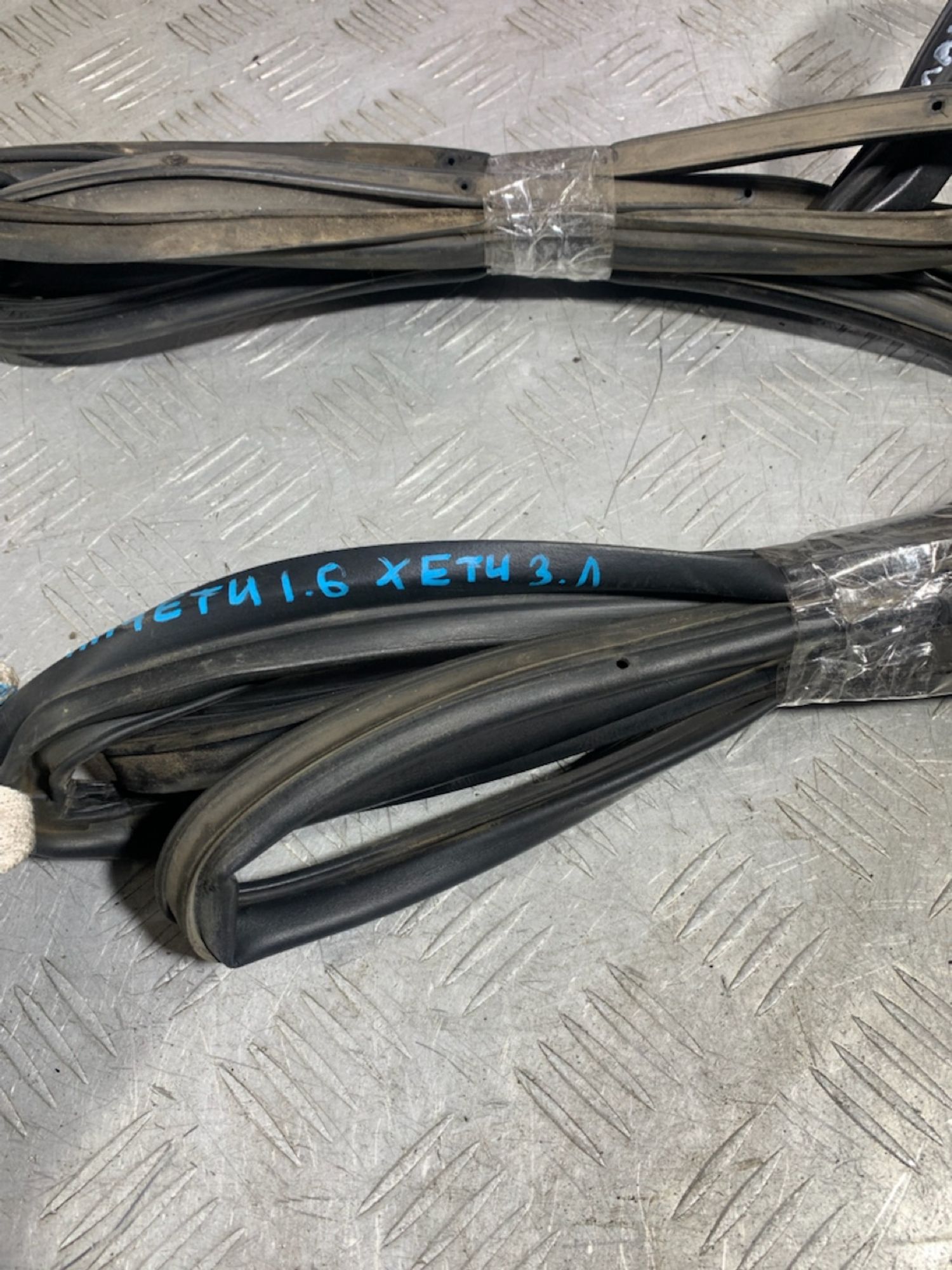 https://ycs.partsauto.market/partsauto-images/thmbs/userImages/7493bedda53ffbba18042670cc6fed05/part/6296b837-2134-479b-bf42-c052c88741c9_1729513496025.jpg