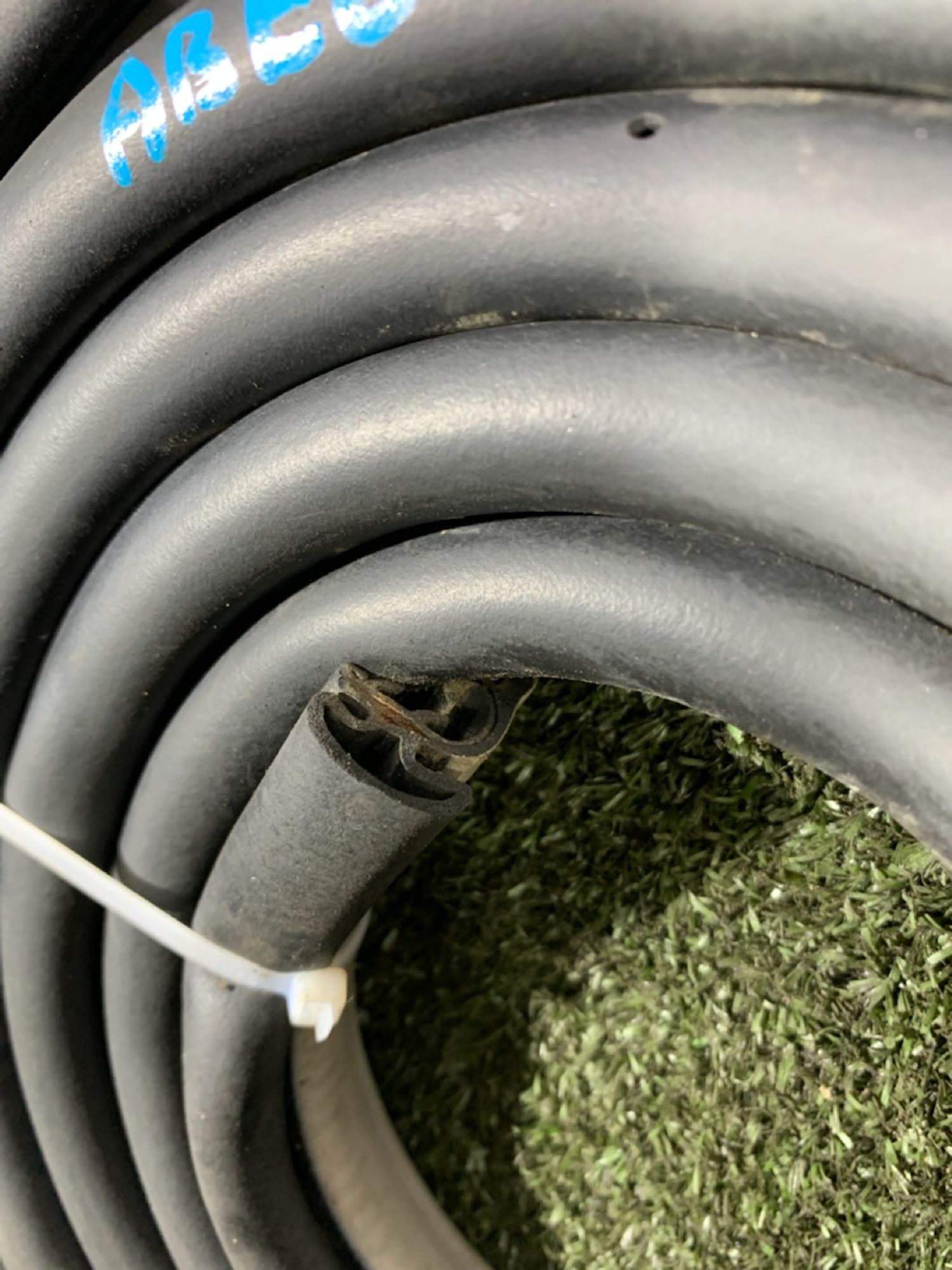 https://ycs.partsauto.market/partsauto-images/thmbs/userImages/7493bedda53ffbba18042670cc6fed05/part/638984ed-426e-4e63-aa41-cab611e1e158_1732109923597.jpg