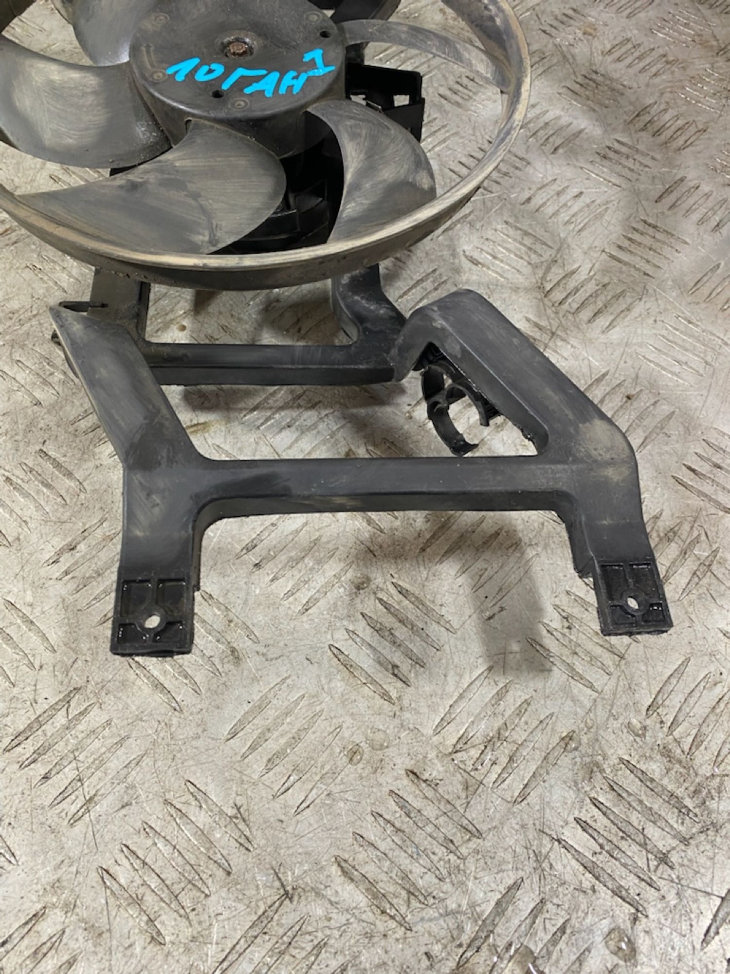 https://ycs.partsauto.market/partsauto-images/thmbs/userImages/7493bedda53ffbba18042670cc6fed05/part/6457f5d1-20b4-4ab3-b94f-7146f1a25ba1_1723633444437.jpg
