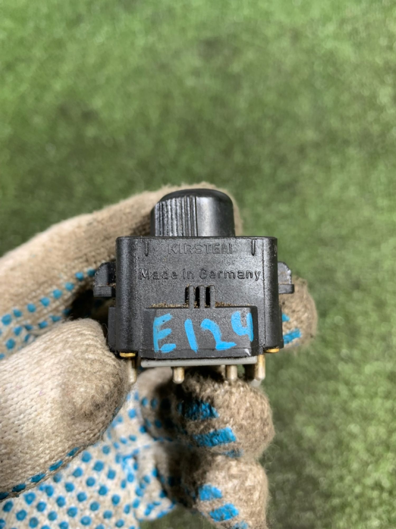 https://ycs.partsauto.market/partsauto-images/thmbs/userImages/7493bedda53ffbba18042670cc6fed05/part/6462fea3-6122-45c9-9e74-31eb620bf44b_1735197213761.jpg