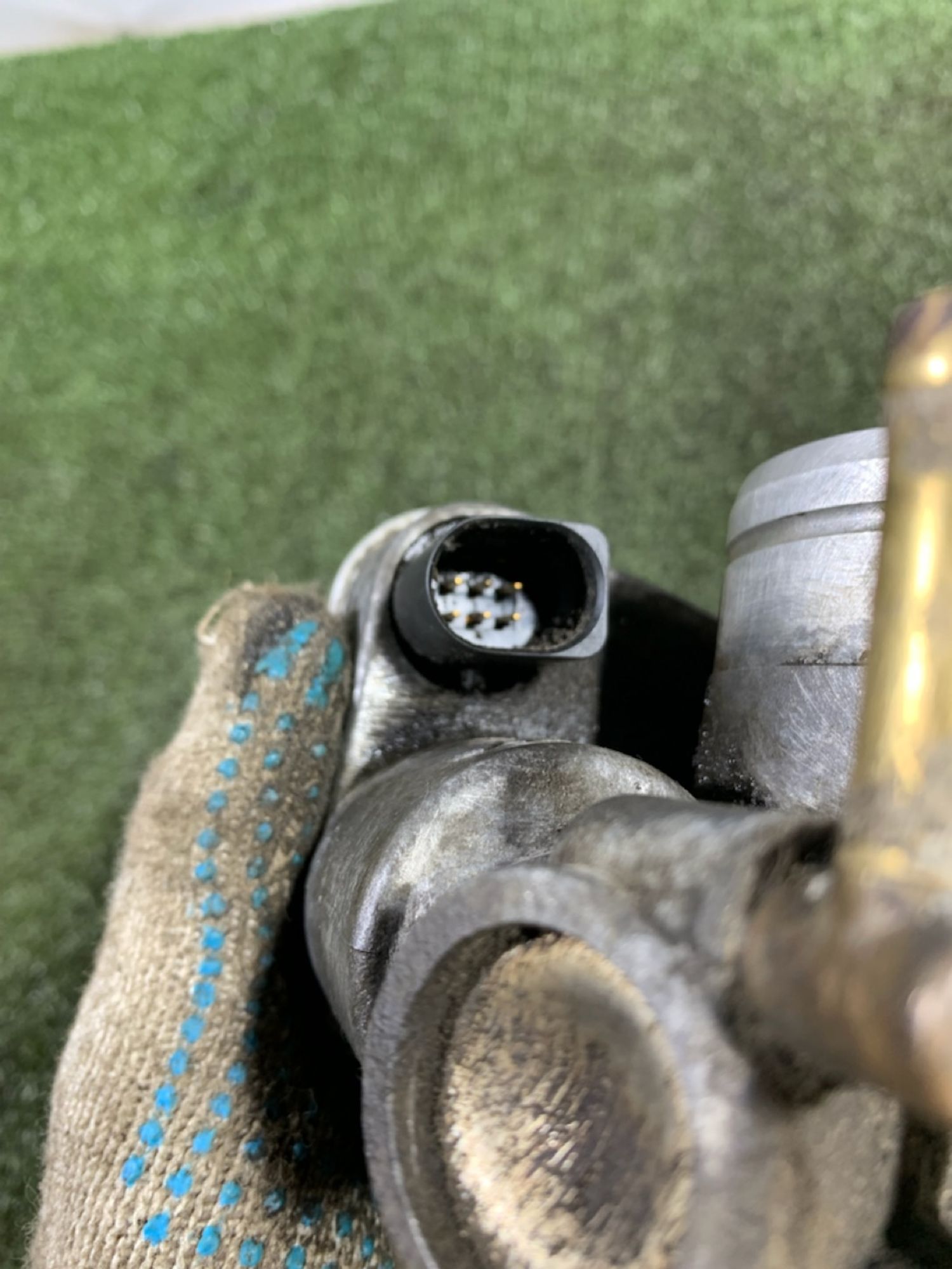 https://ycs.partsauto.market/partsauto-images/thmbs/userImages/7493bedda53ffbba18042670cc6fed05/part/64f2f3be-b4b6-4df9-987f-19fafa16e61a_1738054960579.jpg