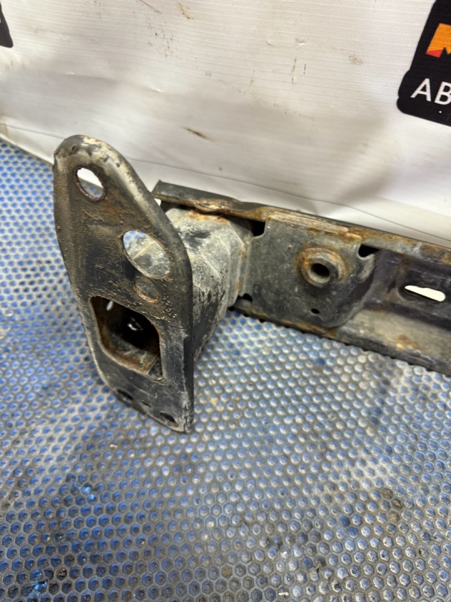https://ycs.partsauto.market/partsauto-images/thmbs/userImages/7493bedda53ffbba18042670cc6fed05/part/683de379-22c0-4fdb-99d0-93e9b27bf447_1739883423064.jpg