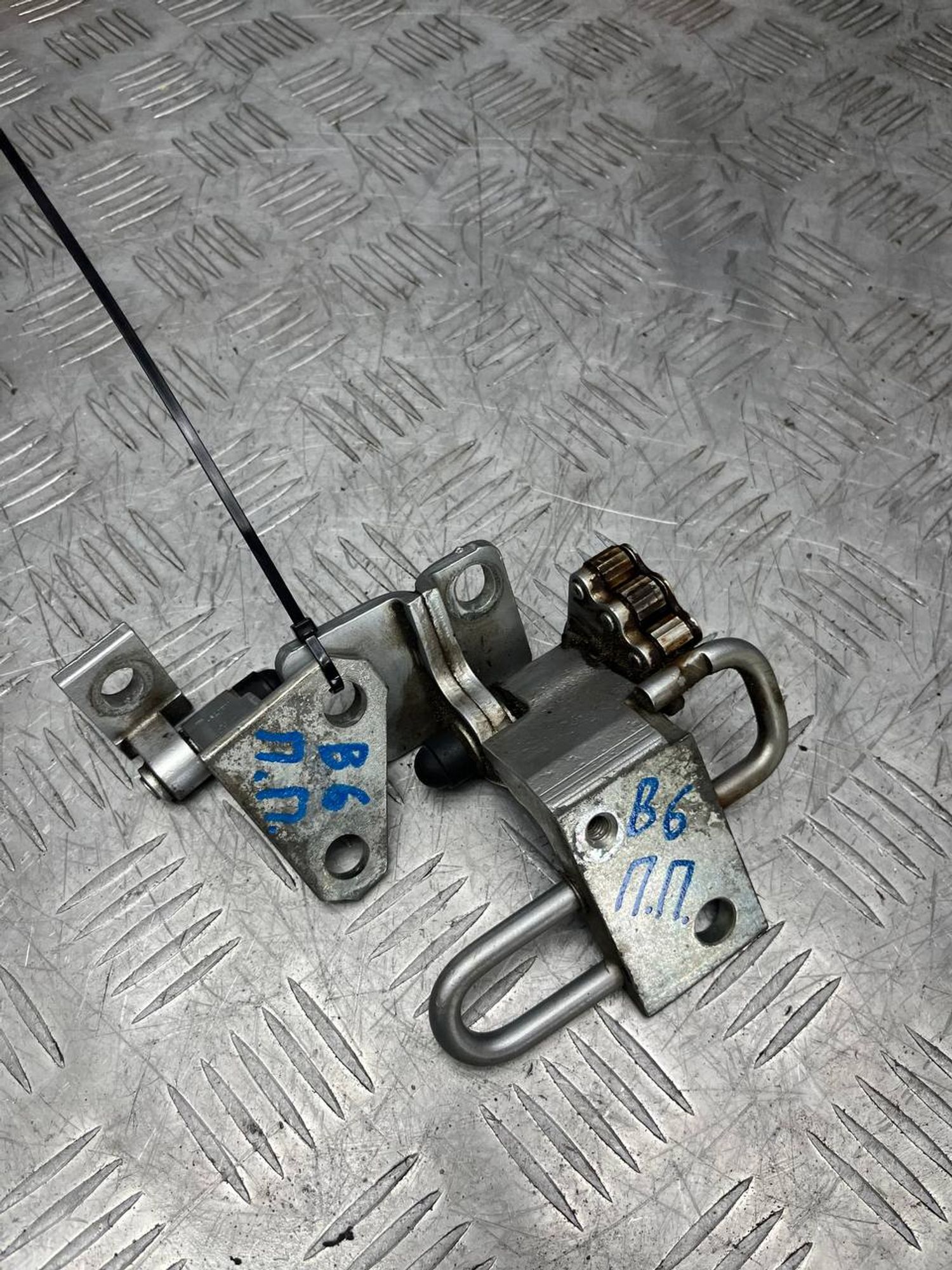 https://ycs.partsauto.market/partsauto-images/thmbs/userImages/7493bedda53ffbba18042670cc6fed05/part/698833d2-58eb-4c6b-9177-a10852595d32_1718279452933.jpg