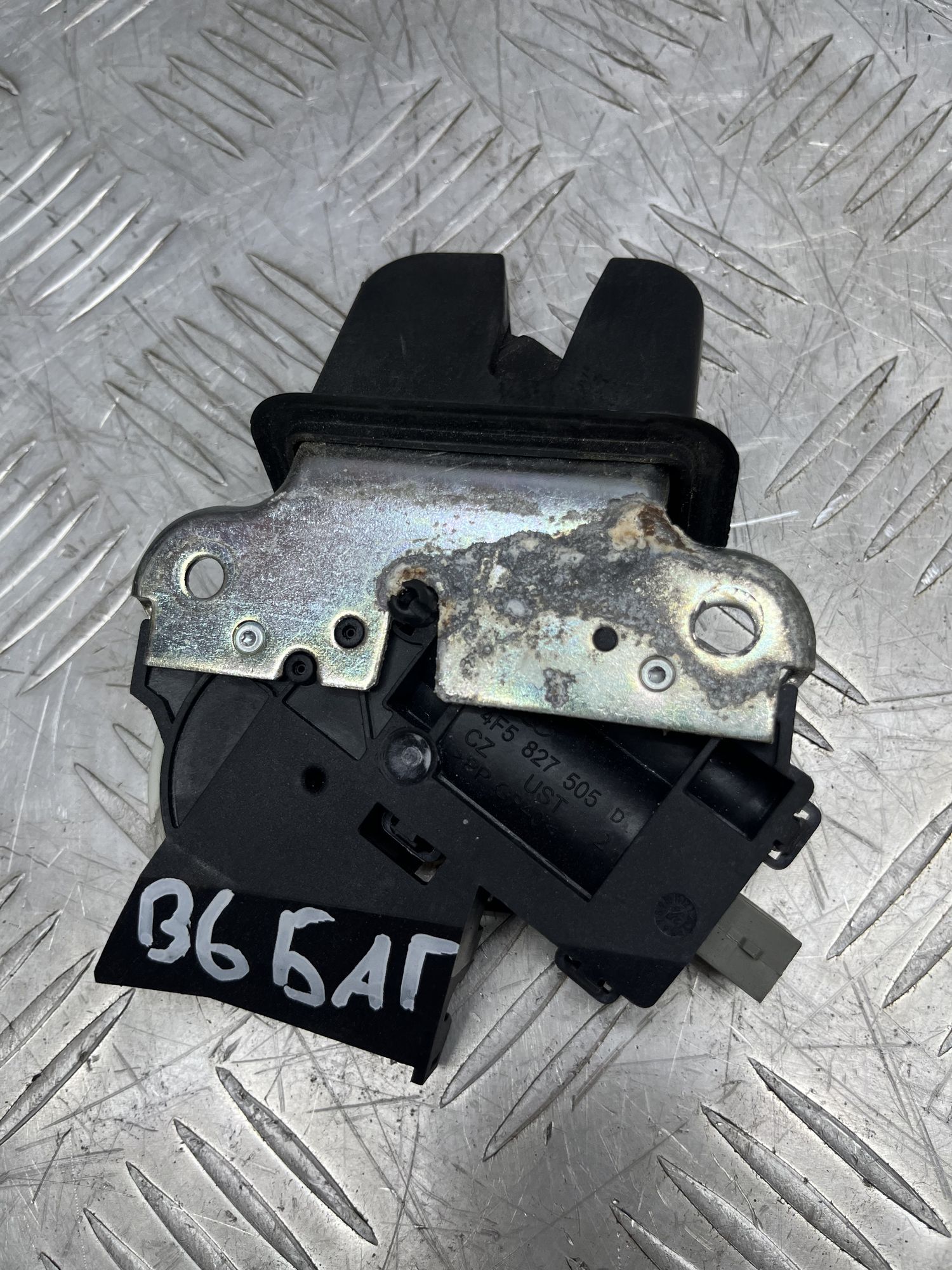https://ycs.partsauto.market/partsauto-images/thmbs/userImages/7493bedda53ffbba18042670cc6fed05/part/6ab97a22-b201-46a3-9528-397a00d8aa76_1717667201465.jpg