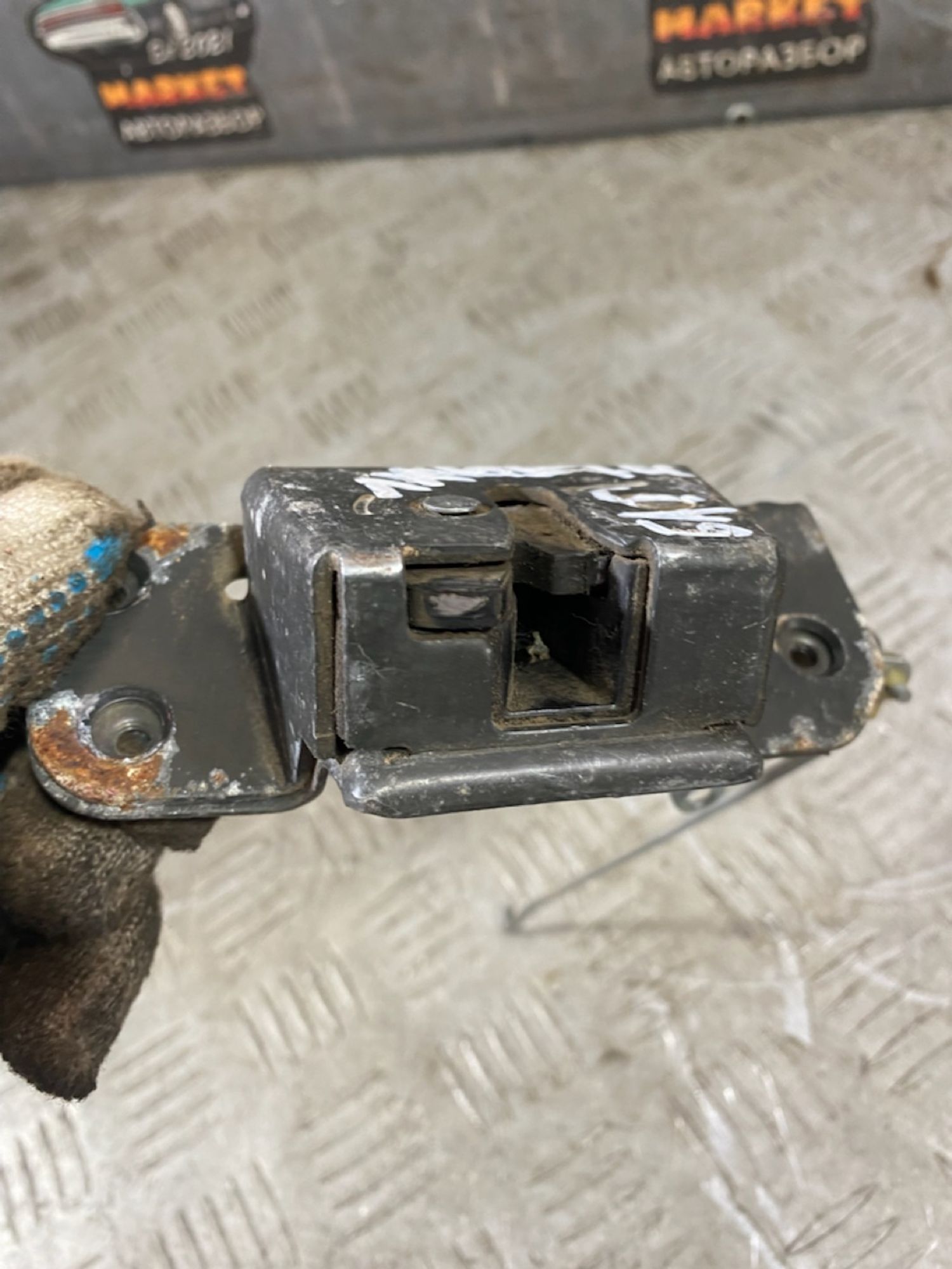 https://ycs.partsauto.market/partsauto-images/thmbs/userImages/7493bedda53ffbba18042670cc6fed05/part/6b1860a2-75f3-4598-b655-011903afe2a2_1725544007978.jpg