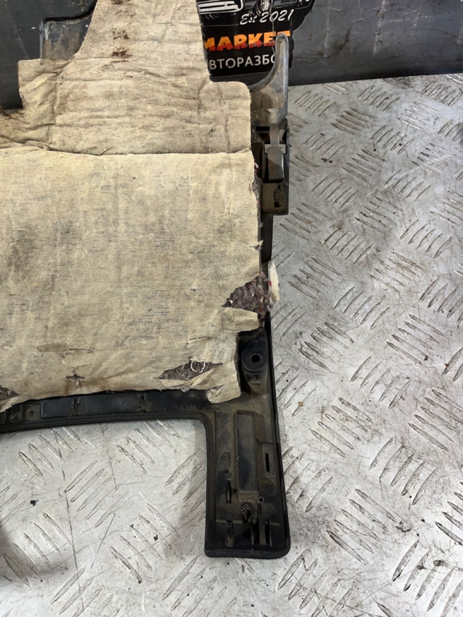 https://ycs.partsauto.market/partsauto-images/thmbs/userImages/7493bedda53ffbba18042670cc6fed05/part/6b28e9ea-b871-4b33-88b6-e49cbde4253b_1721303215505.jpg