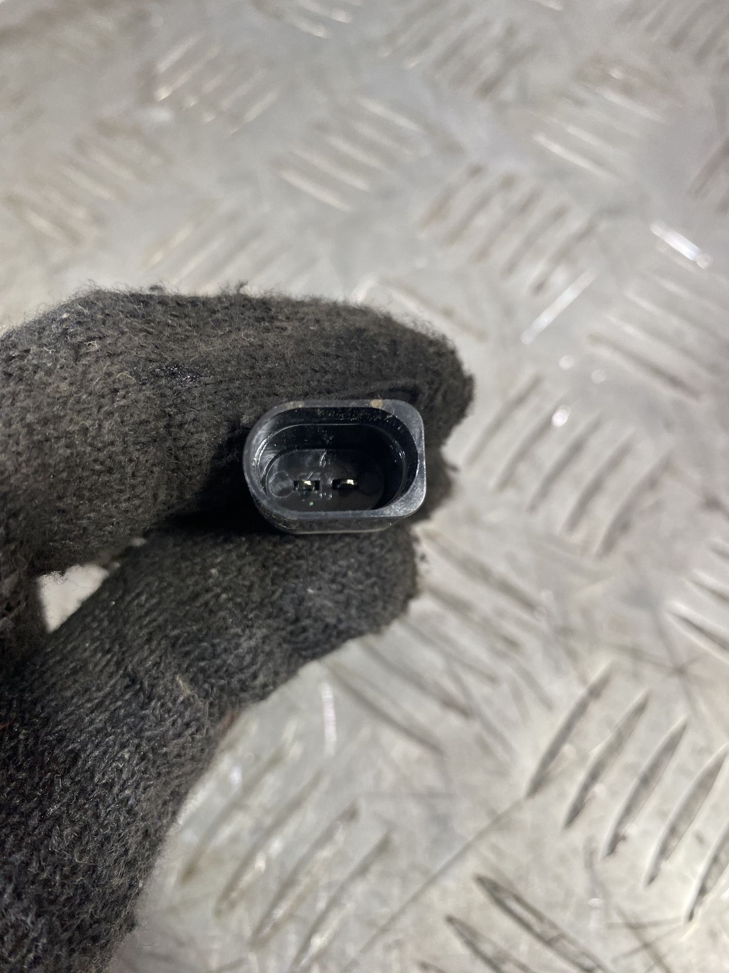 https://ycs.partsauto.market/partsauto-images/thmbs/userImages/7493bedda53ffbba18042670cc6fed05/part/6c540b51-96b6-4d2a-bfcb-2e57390b8cdc_1718712408922.jpg