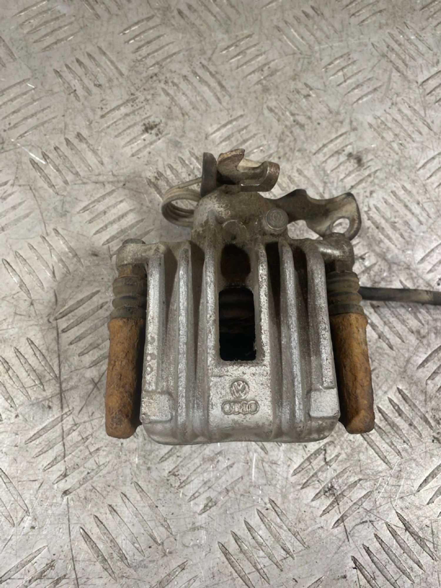 https://ycs.partsauto.market/partsauto-images/thmbs/userImages/7493bedda53ffbba18042670cc6fed05/part/6ca5edaf-9be0-4476-aceb-617f00439674_1721394912555.jpg