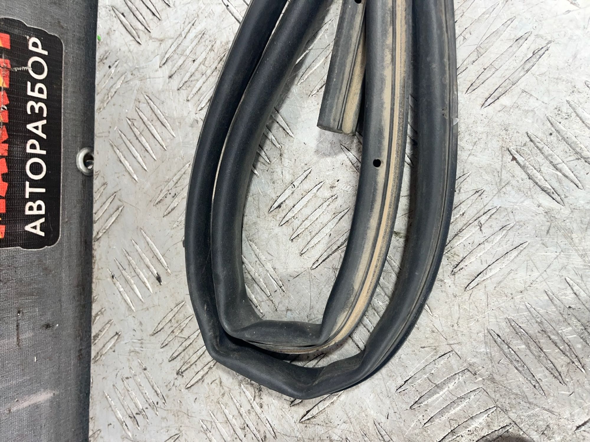 https://ycs.partsauto.market/partsauto-images/thmbs/userImages/7493bedda53ffbba18042670cc6fed05/part/6e0239af-2d59-4145-9483-93650cf1baa4_1720694740764.jpg