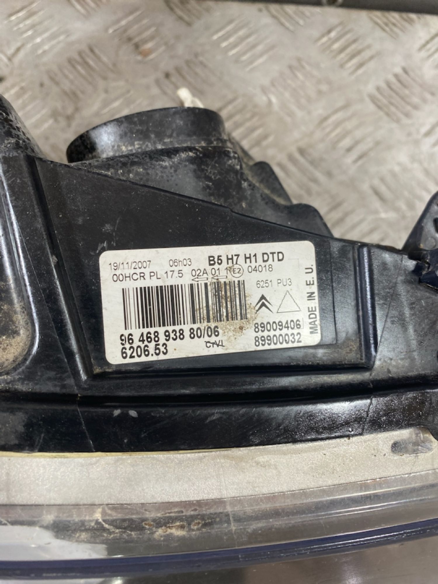 https://ycs.partsauto.market/partsauto-images/thmbs/userImages/7493bedda53ffbba18042670cc6fed05/part/6e1c81cc-65a1-4409-bed4-3ad79ac67d92_1721830022424.jpg