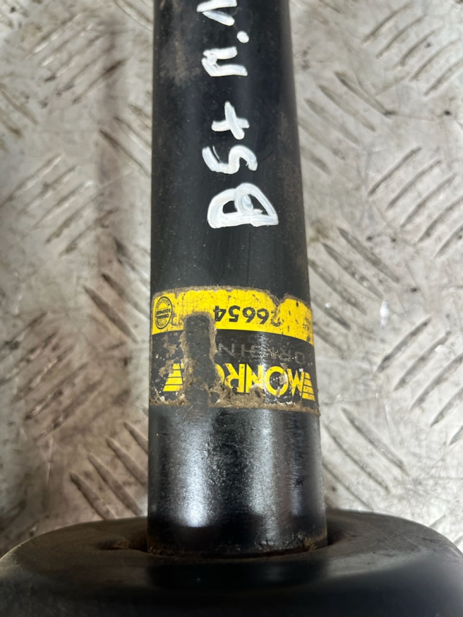 https://ycs.partsauto.market/partsauto-images/thmbs/userImages/7493bedda53ffbba18042670cc6fed05/part/6eb2ae9f-50c4-42dc-abca-419d7916f9aa_1721323703777.jpg