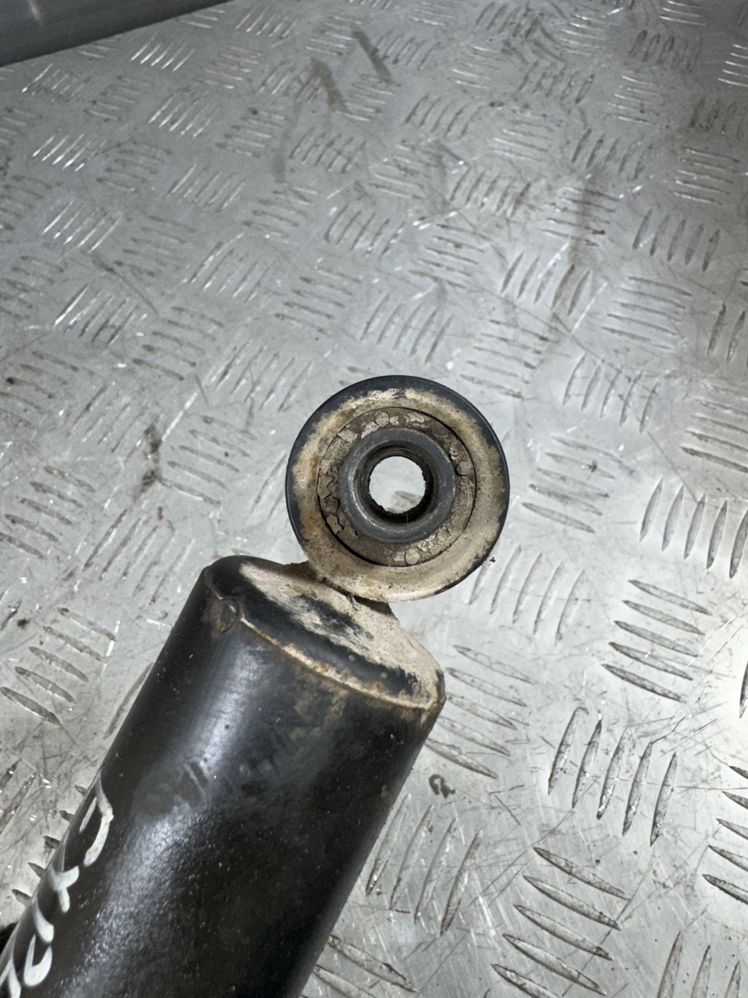 https://ycs.partsauto.market/partsauto-images/thmbs/userImages/7493bedda53ffbba18042670cc6fed05/part/6f7a9ec5-4fd9-48d6-83dc-cc58c784bbef_1718199759985.jpg