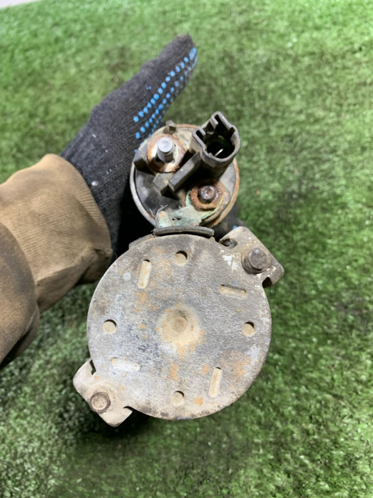 https://ycs.partsauto.market/partsauto-images/thmbs/userImages/7493bedda53ffbba18042670cc6fed05/part/70b5a19c-00a7-44dd-9153-deafffec72d8_1742826026422.jpg