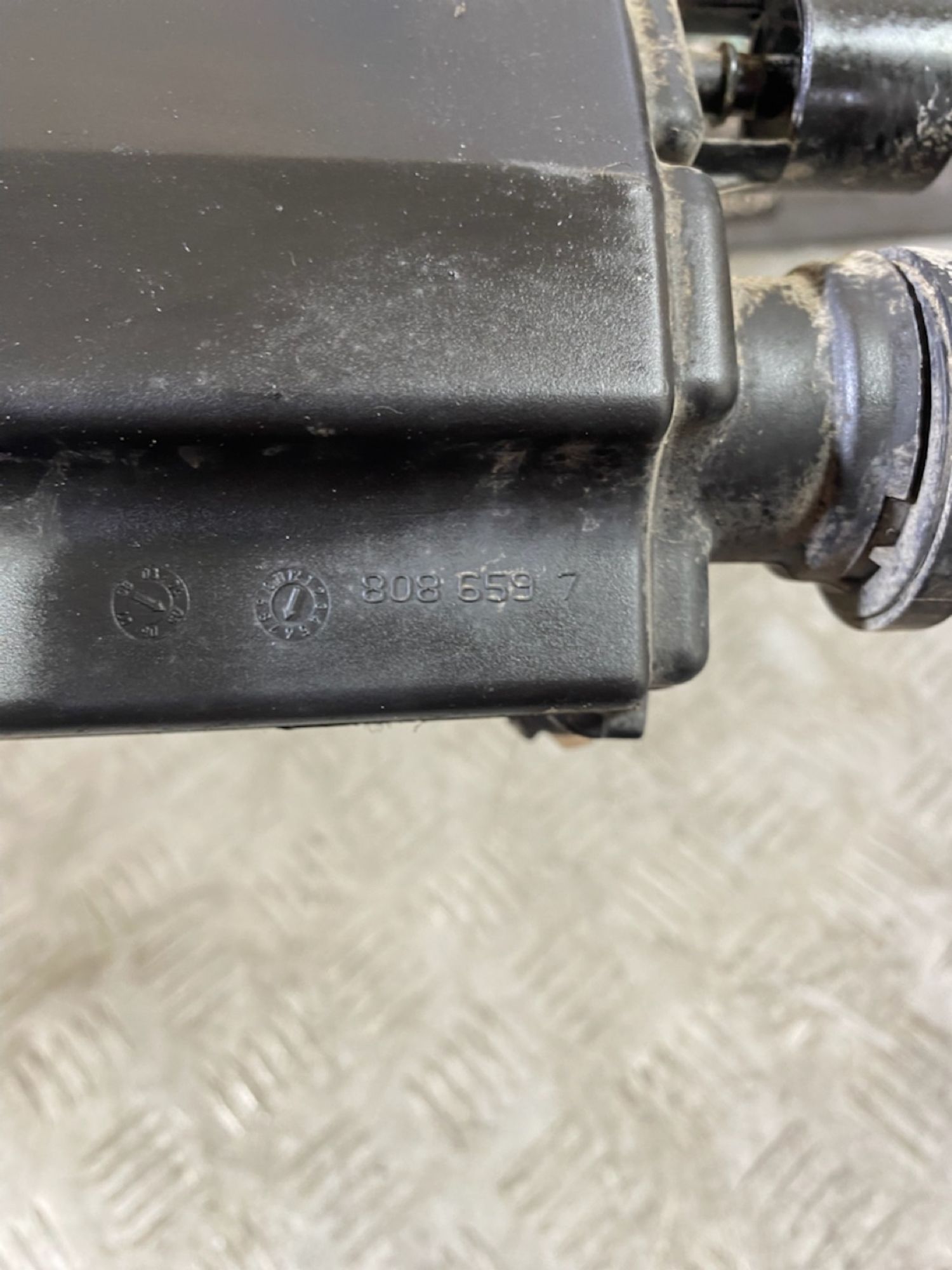 https://ycs.partsauto.market/partsauto-images/thmbs/userImages/7493bedda53ffbba18042670cc6fed05/part/71556e28-2b30-4f51-9d38-a3acfe8e6c8a_1723219479326.jpg