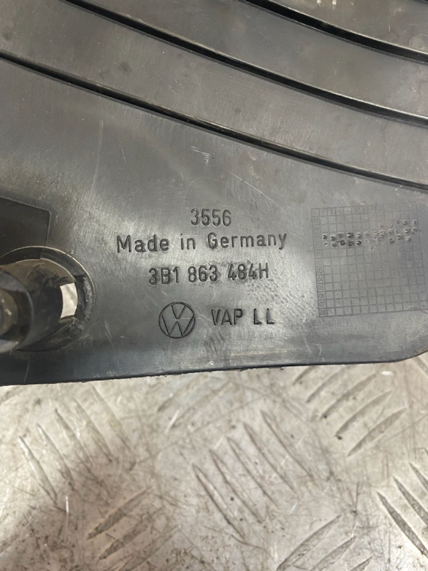 https://ycs.partsauto.market/partsauto-images/thmbs/userImages/7493bedda53ffbba18042670cc6fed05/part/72534c22-ab0d-470d-a583-73cc4c351592_1721466195660.jpg