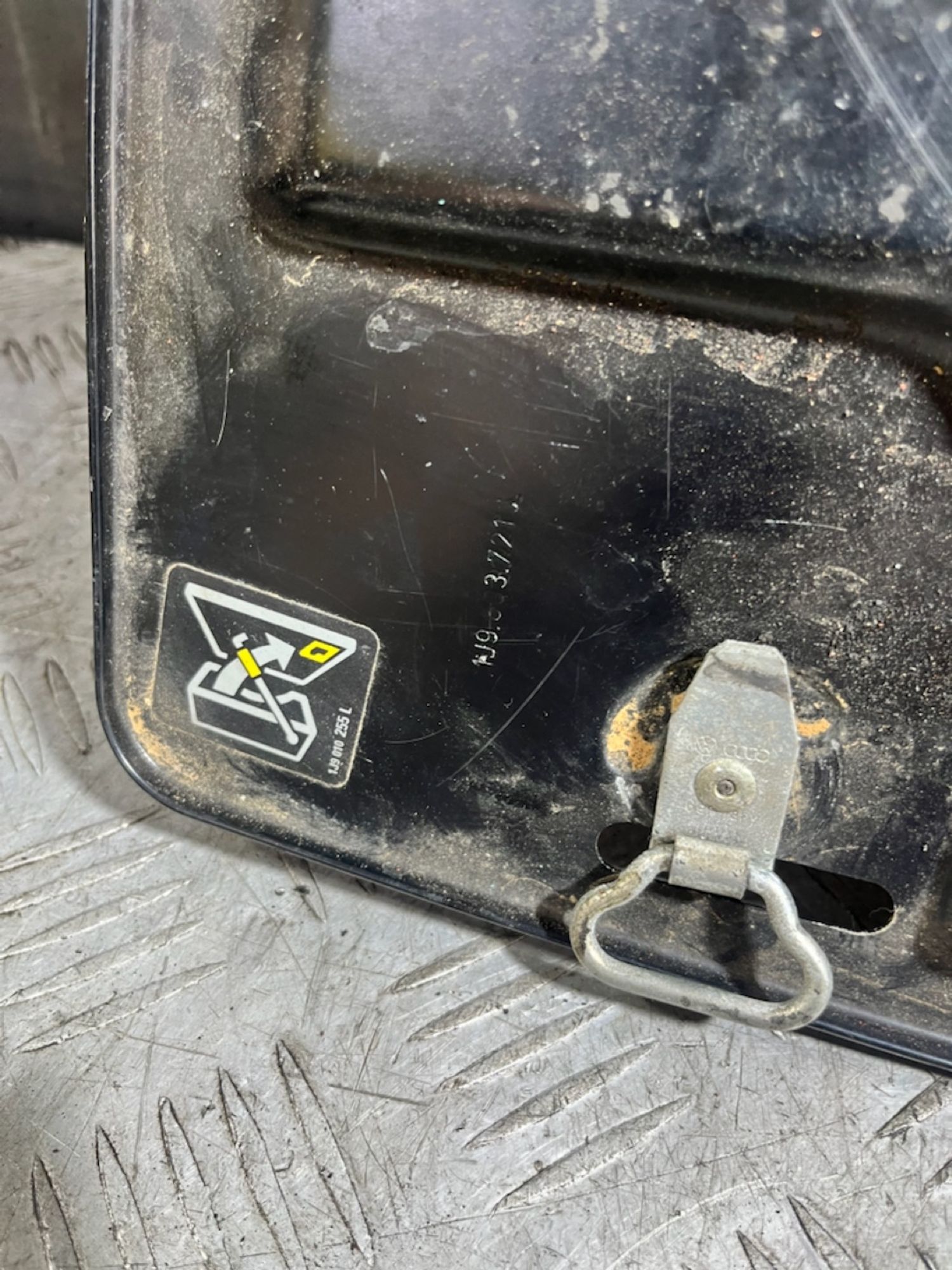 https://ycs.partsauto.market/partsauto-images/thmbs/userImages/7493bedda53ffbba18042670cc6fed05/part/72d509c8-ddb3-45af-ad56-d7f597b8cd96_1728683338344.jpg