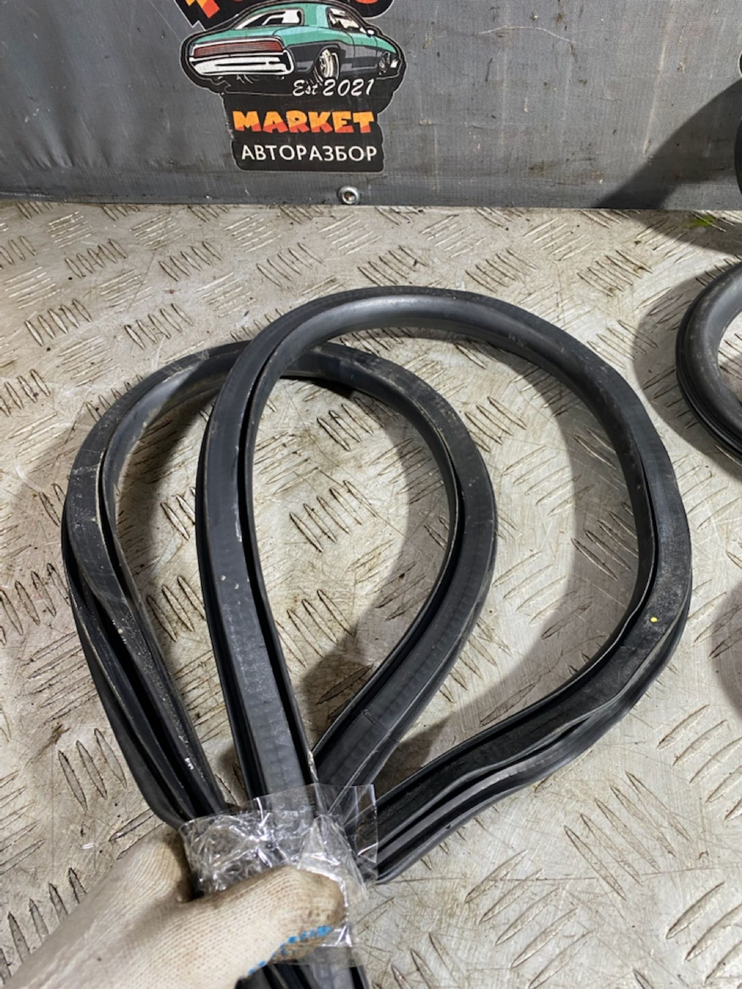 https://ycs.partsauto.market/partsauto-images/thmbs/userImages/7493bedda53ffbba18042670cc6fed05/part/736554a6-4405-44df-ae4e-056d3687119b_1728564195017.jpg