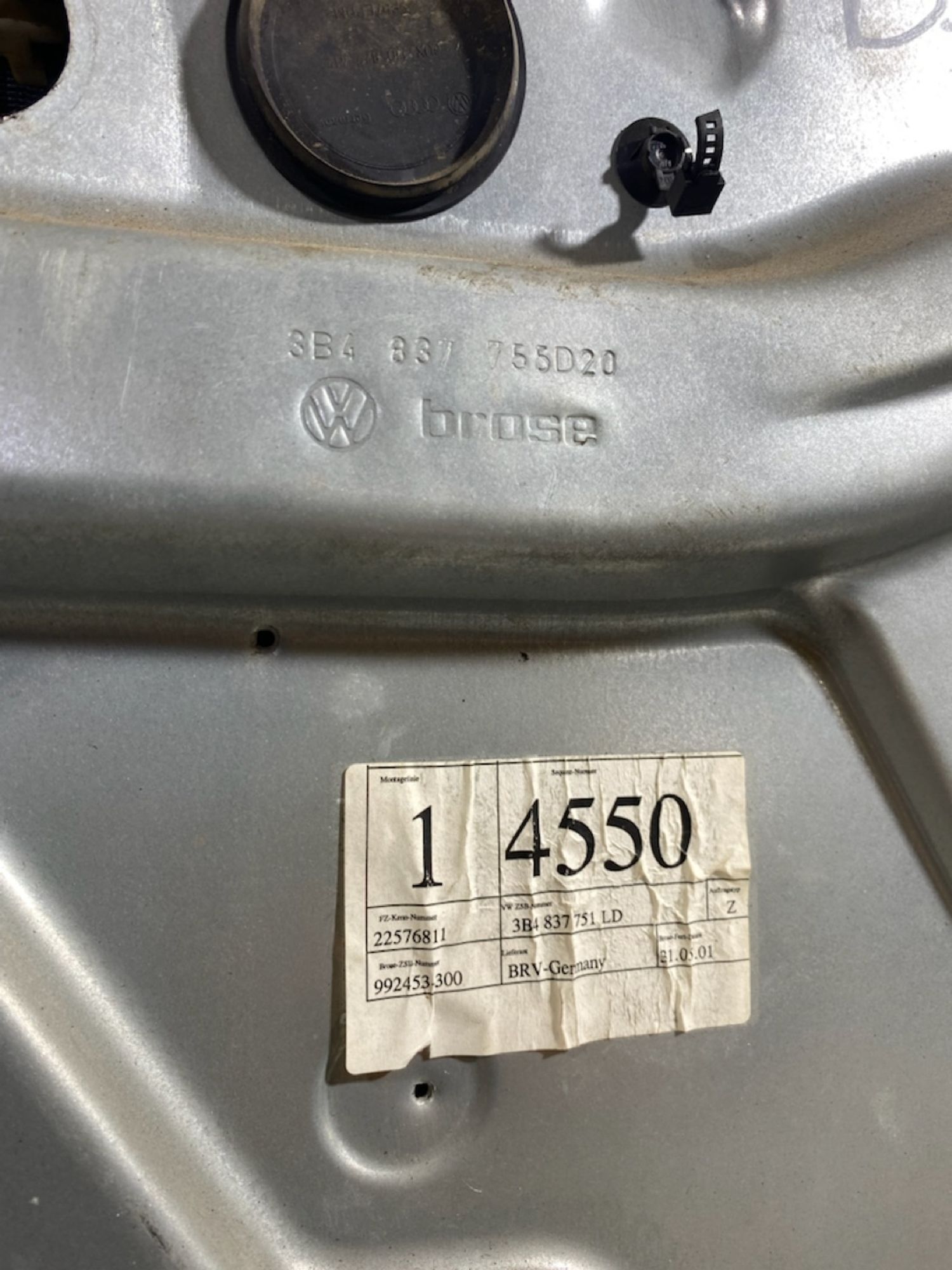 https://ycs.partsauto.market/partsauto-images/thmbs/userImages/7493bedda53ffbba18042670cc6fed05/part/73892555-f03b-4c60-ad52-48899d9ccdfa_1727269163754.jpg