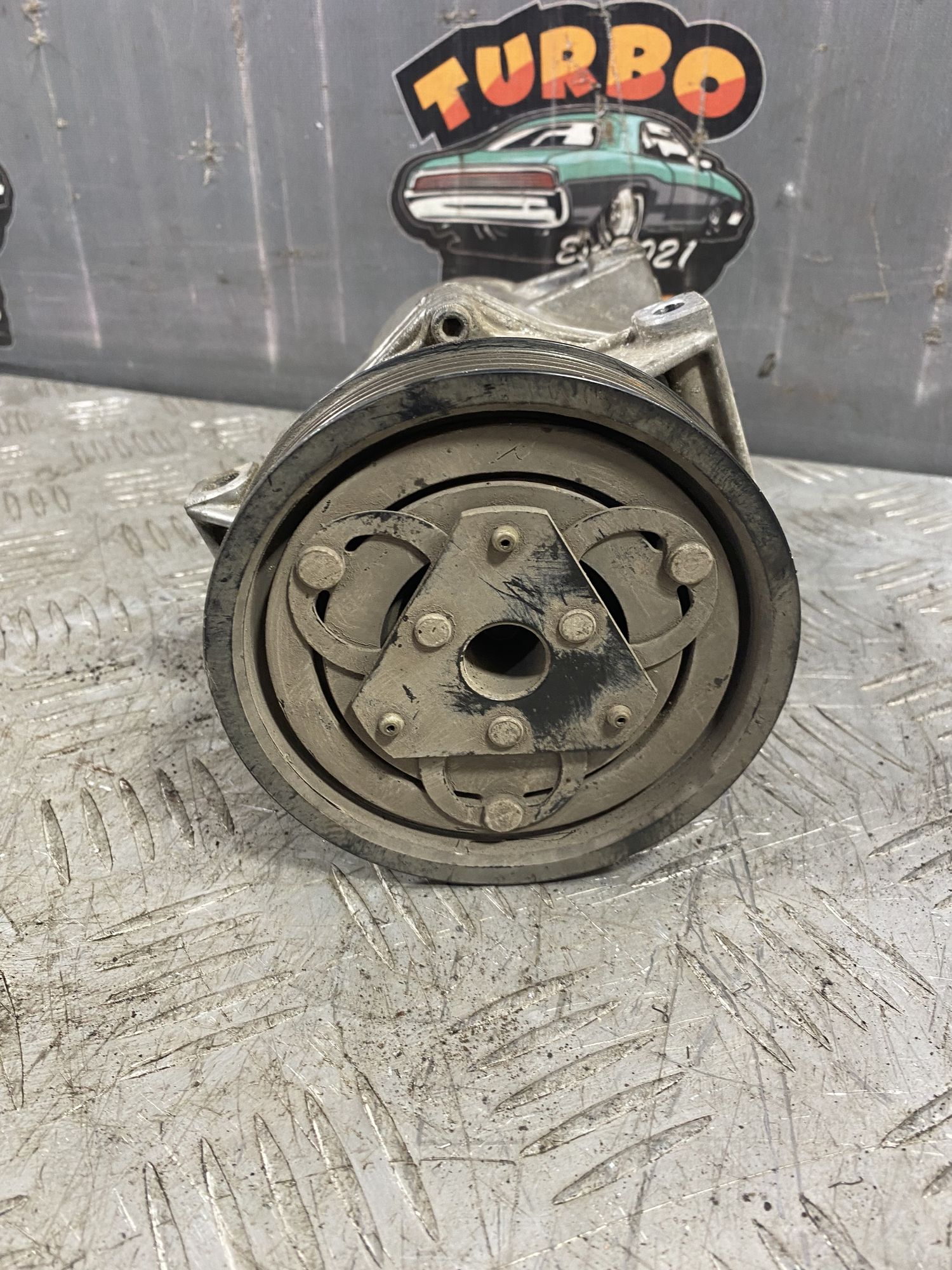 https://ycs.partsauto.market/partsauto-images/thmbs/userImages/7493bedda53ffbba18042670cc6fed05/part/74e7a541-b197-4b01-a02d-090a6db36db9_1718798197174.jpg