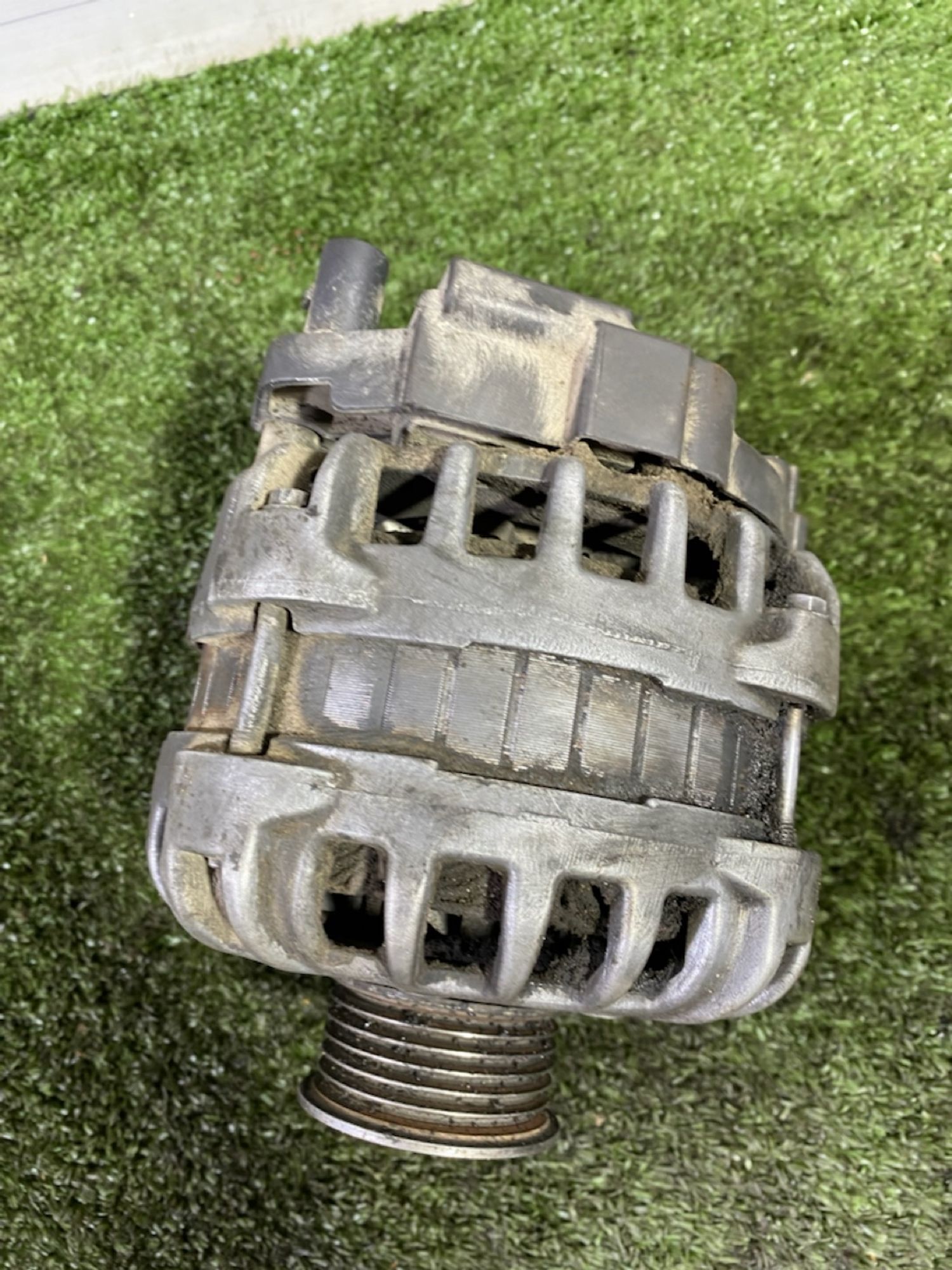 https://ycs.partsauto.market/partsauto-images/thmbs/userImages/7493bedda53ffbba18042670cc6fed05/part/78a29b5b-a074-4911-b403-2a8953e6f693_1744892406350.jpg