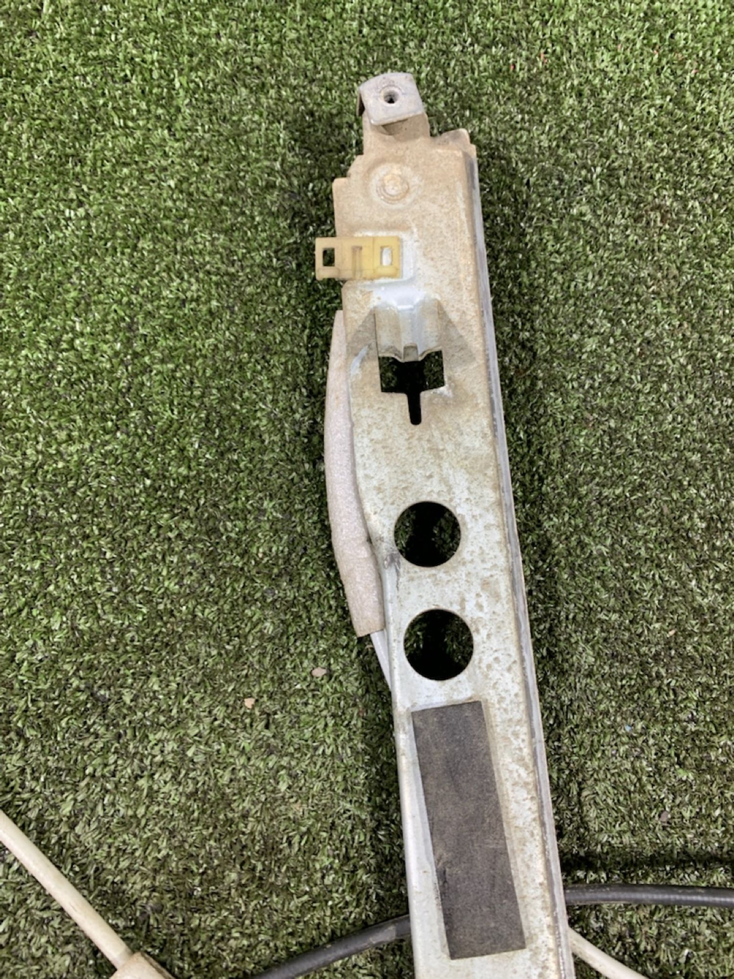 https://ycs.partsauto.market/partsauto-images/thmbs/userImages/7493bedda53ffbba18042670cc6fed05/part/79f180c3-6d9f-403a-b618-cbf8d40c6779_1739283079376.jpg