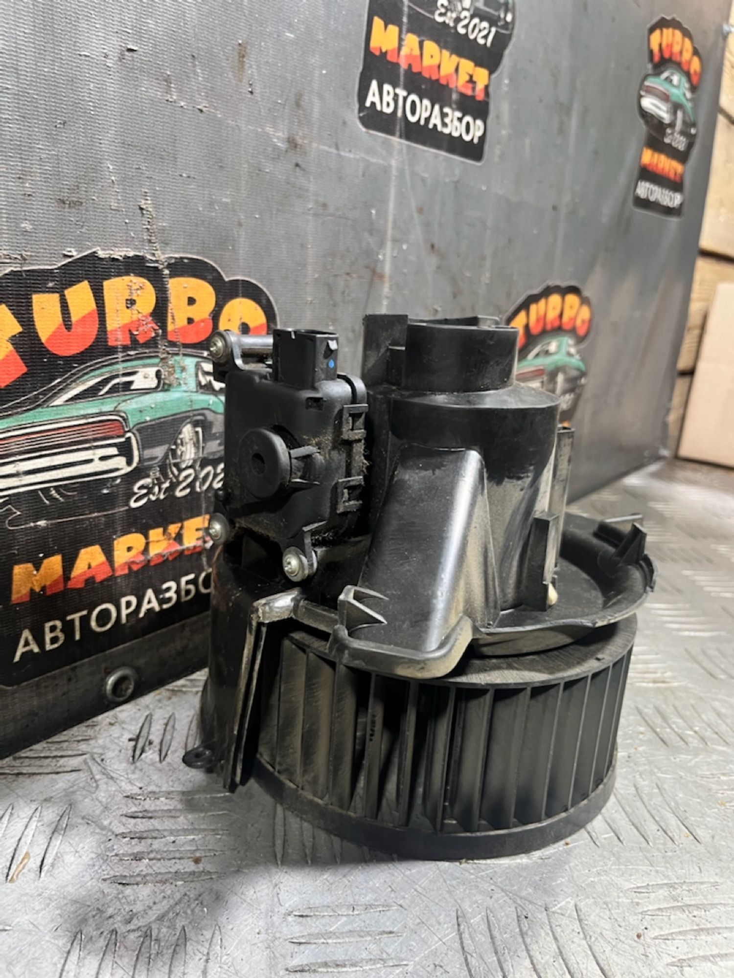 https://ycs.partsauto.market/partsauto-images/thmbs/userImages/7493bedda53ffbba18042670cc6fed05/part/7c37d121-be53-4273-91d4-899940ce3e0d_1729773324518.jpg
