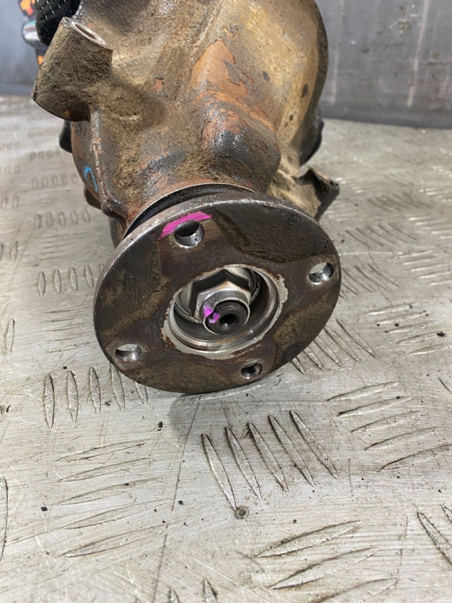 https://ycs.partsauto.market/partsauto-images/thmbs/userImages/7493bedda53ffbba18042670cc6fed05/part/7cf60b03-0918-4220-ac09-41f3faa8c866_1722345215025.jpg