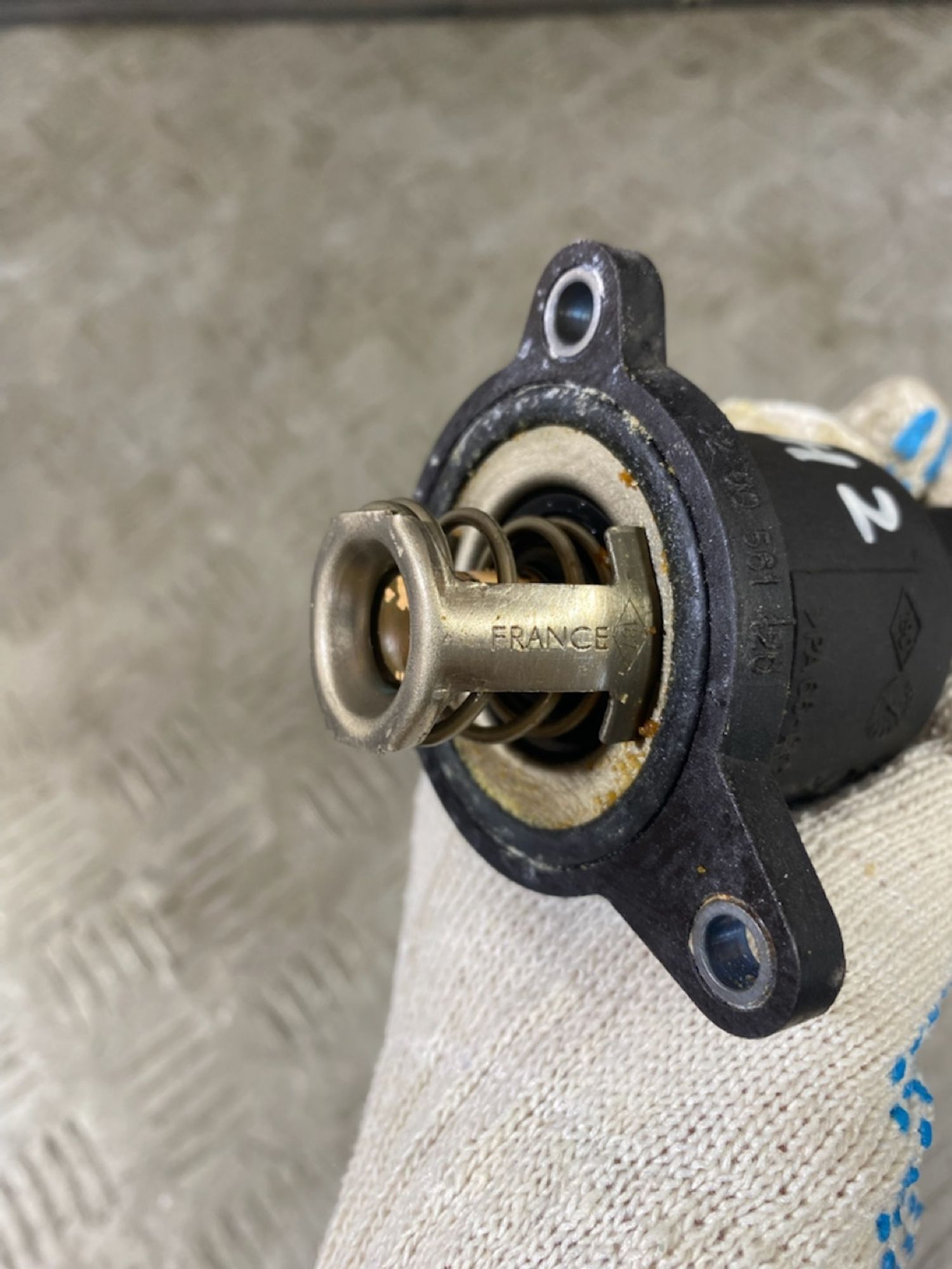 https://ycs.partsauto.market/partsauto-images/thmbs/userImages/7493bedda53ffbba18042670cc6fed05/part/7ef5fa8a-64eb-45e2-b26f-62a8724e9440_1725971588274.jpg