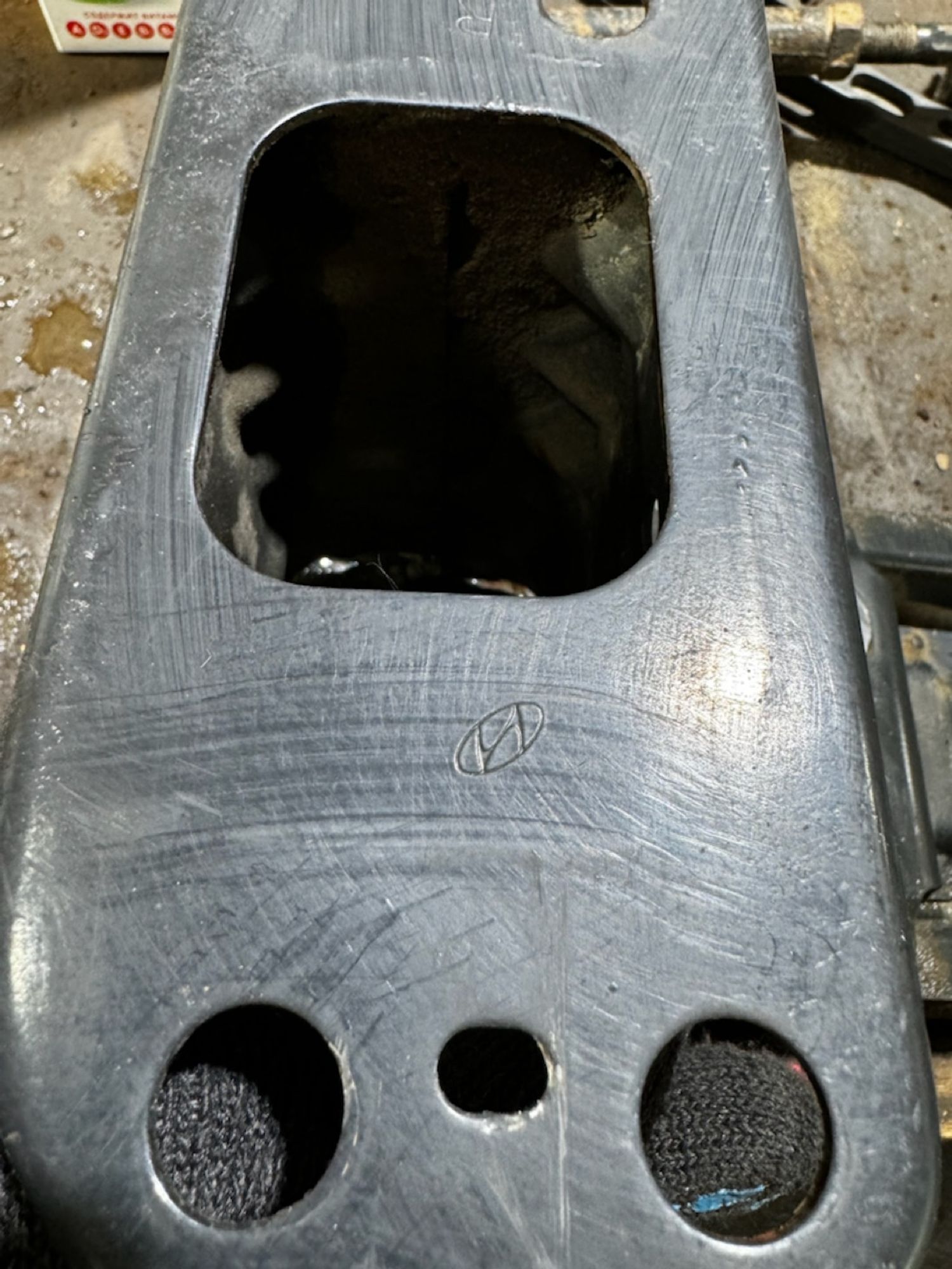 https://ycs.partsauto.market/partsauto-images/thmbs/userImages/7493bedda53ffbba18042670cc6fed05/part/7f4ad531-02e0-4a87-b38e-dbeb2c09d588_1740570973189.jpg